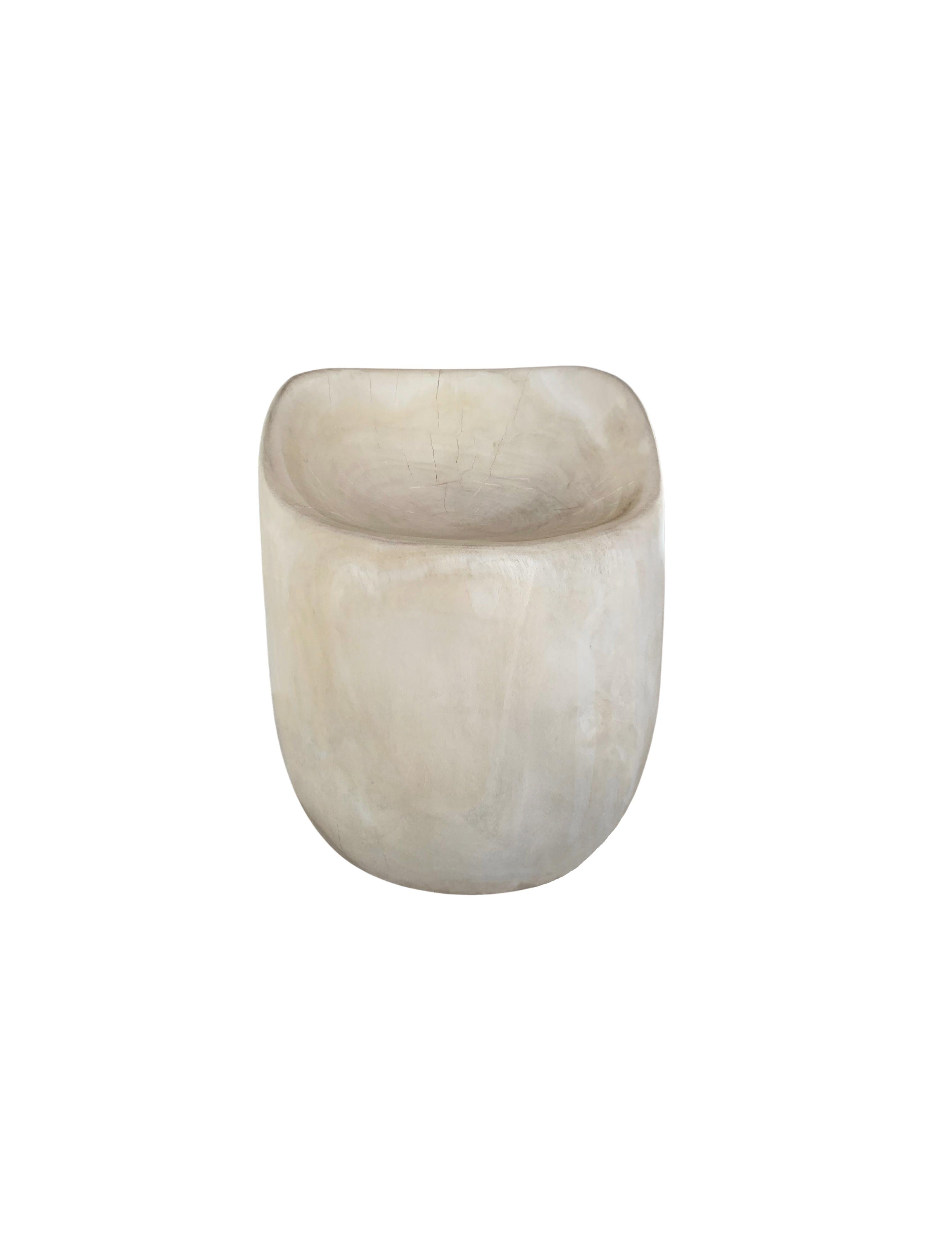 https://a.1stdibscdn.com/sculptural-chair-carved-from-solid-mango-wood-modern-organic-for-sale-picture-2/f_58812/f_297064721658553839734/5_1_master.jpg