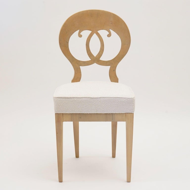https://a.1stdibscdn.com/eclectica-set-of-8-white-biedermeier-dining-chairs-each-in-different-style-for-sale-picture-6/f_25683/f_461406221754336575175/5_ADX02879_master.jpeg?width=768