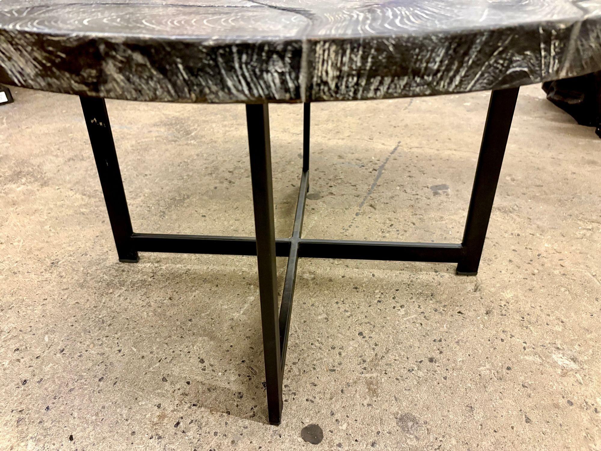 https://a.1stdibscdn.com/organic-modern-round-black-coffee-table-special-lacquered-suar-wood-idn-2025-for-sale-picture-6/f_15532/f_465996321757444255696/5_IMG_5830_Kopie_master.jpeg
