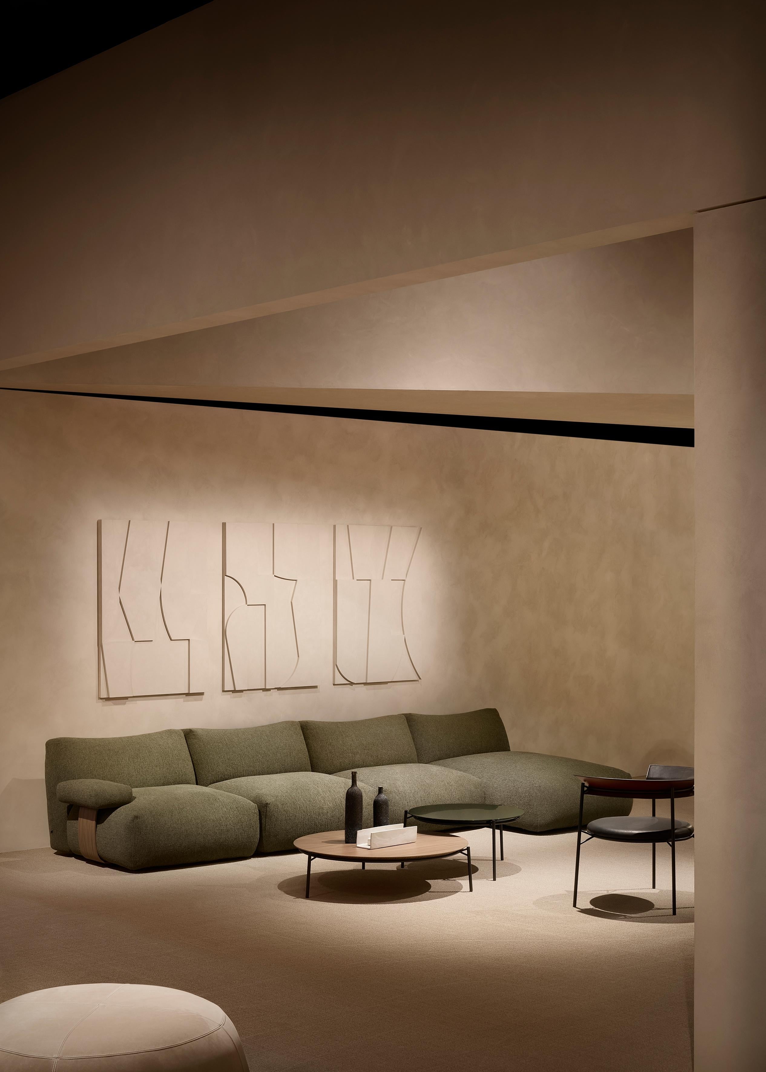 https://a.1stdibscdn.com/customizable-mdf-italia-goom-sofa-by-jean-marie-massaud-for-sale-picture-7/f_44652/f_454301621749749493274/5_MDFItalia_SaloneDelMobile2025_ThomasPagani_master.jpg