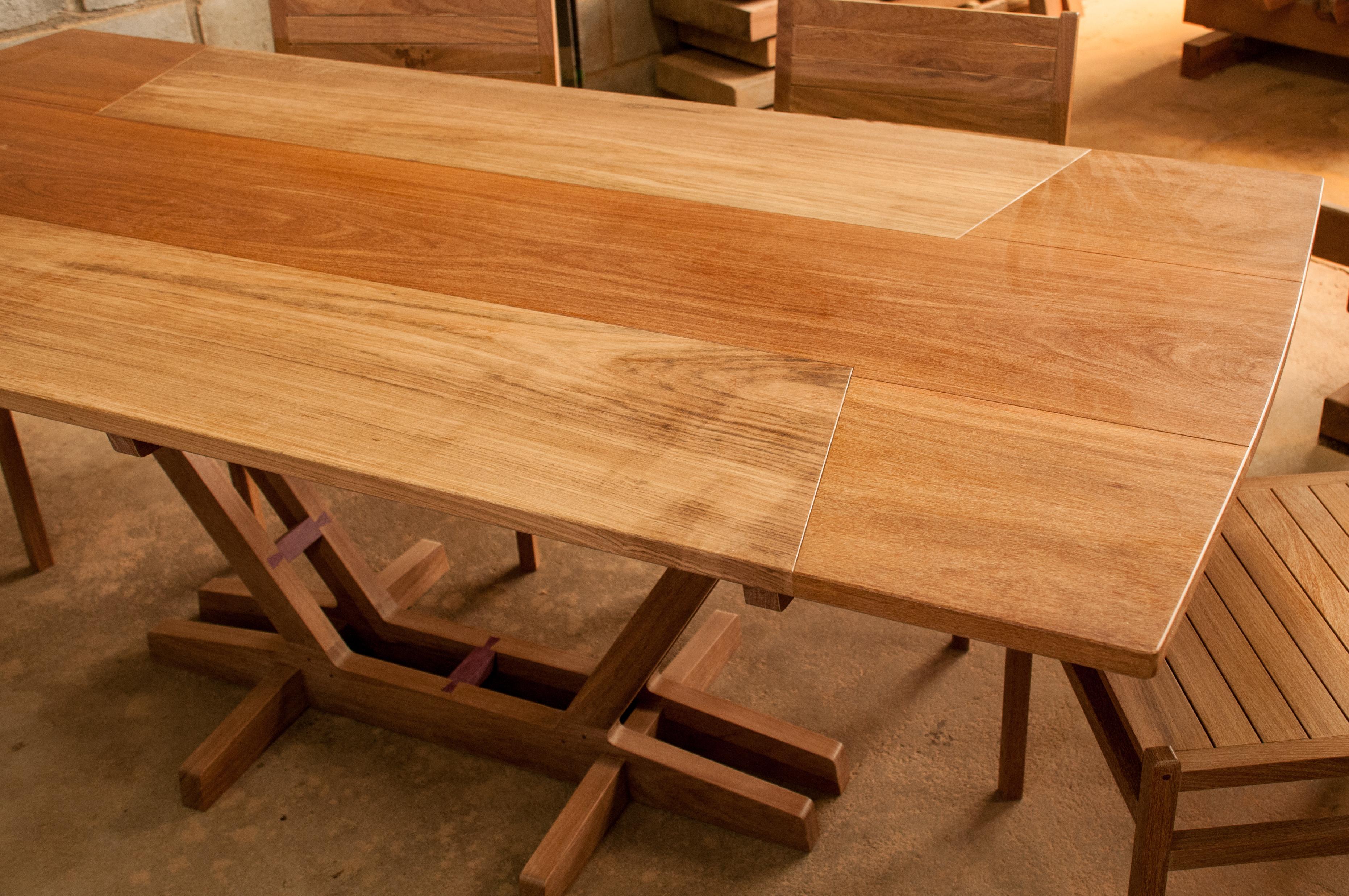 https://a.1stdibscdn.com/contemporary-dining-table-in-brazilian-hardwood-by-ricardo-graham-ferreira-for-sale-picture-3/f_31831/f_117658911534447305787/_5__master.jpg