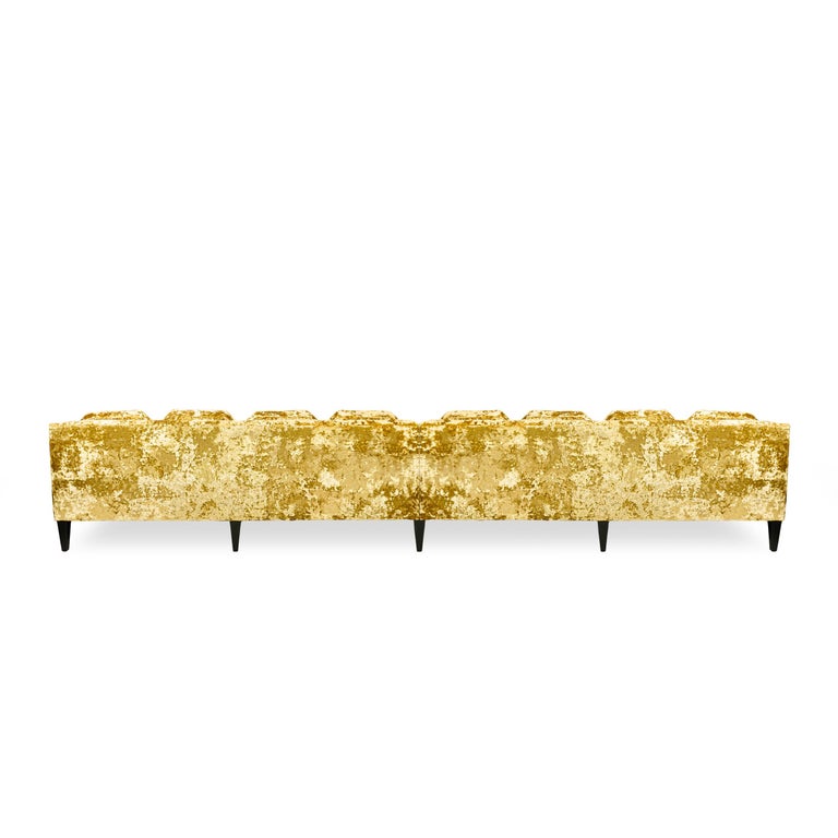 https://a.1stdibscdn.com/customizable-classic-sofa-with-crushed-velvet-and-shaped-back-pillows-for-sale-picture-5/f_21233/f_266271721640038102867/5_master.jpg?width=768