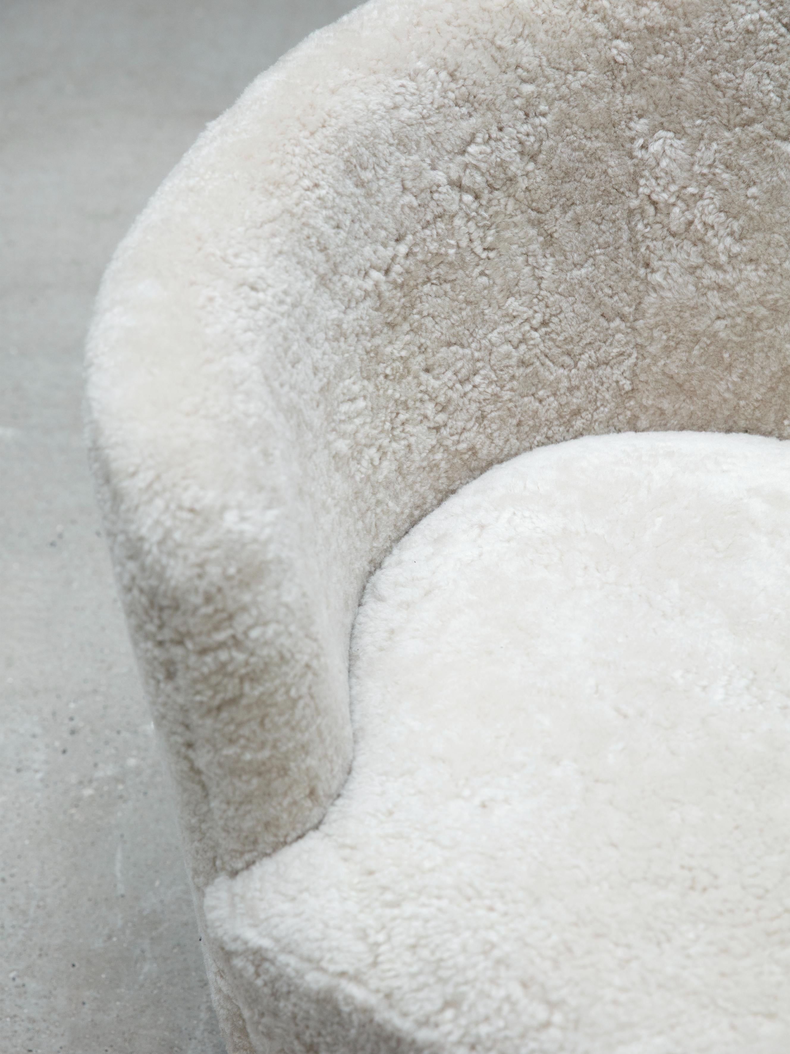https://a.1stdibscdn.com/sahara-sheepskin-and-natural-oak-mingle-sofa-by-lassen-for-sale-picture-6/f_12192/f_329172921677087136558/5_master.jpg