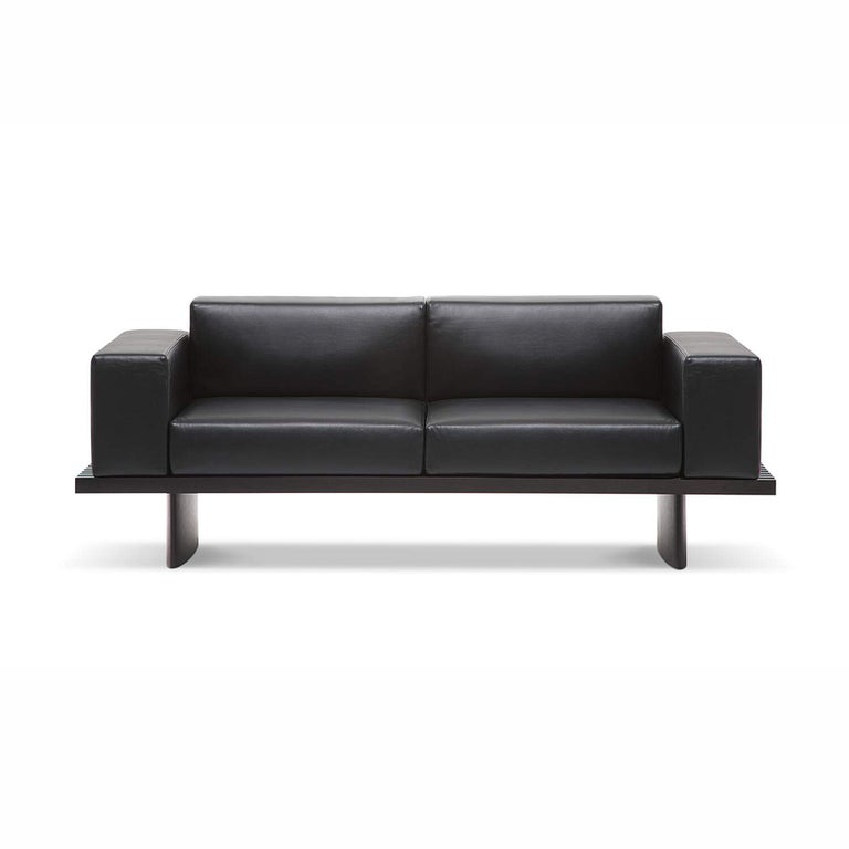 https://a.1stdibscdn.com/charlotte-perriand-refolo-modular-sofa-wood-and-black-leather-by-cassina-for-sale-picture-3/f_14272/f_284298421651142832114/5_master.jpg?width=768