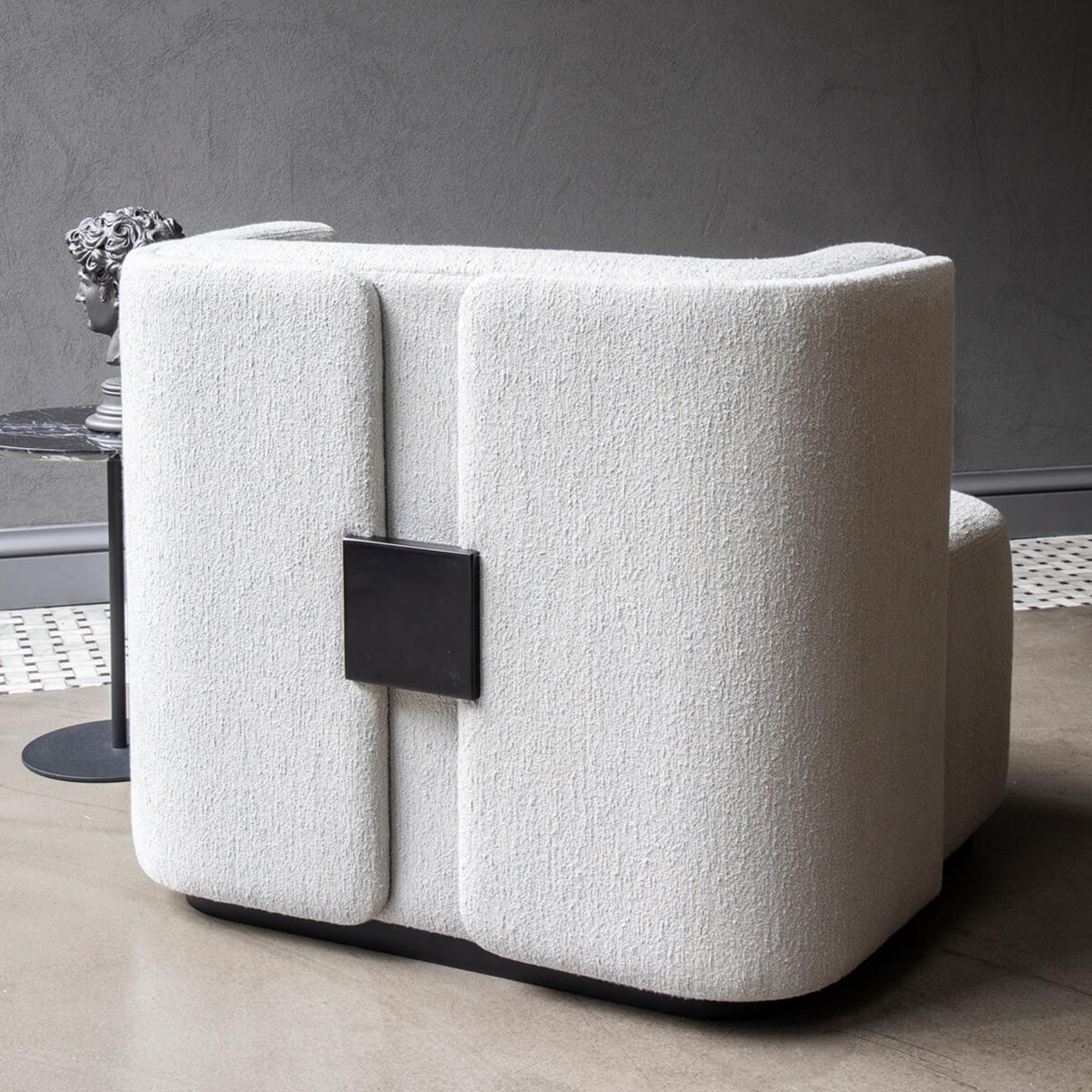 https://a.1stdibscdn.com/papillonne-armchair-with-black-metal-accessory-for-sale-picture-6/f_62262/f_272126321643892320927/5_master.jpg