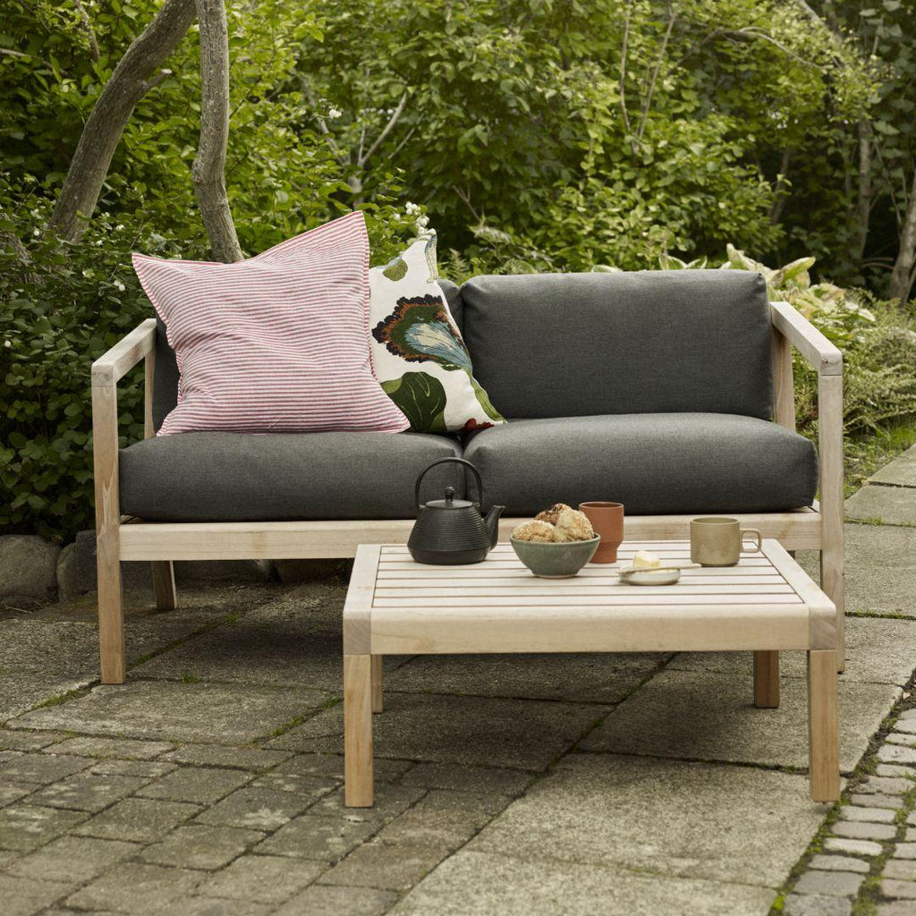 https://a.1stdibscdn.com/outdoor-virkelyst-2-seater-sofa-in-teak-and-ash-fabric-for-skagerak-for-sale-picture-4/f_14472/f_346342521686069754151/5_master.jpg