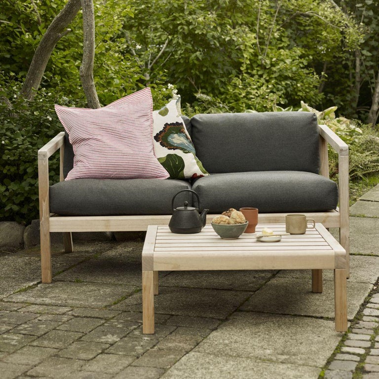 https://a.1stdibscdn.com/outdoor-virkelyst-2-seater-sofa-in-teak-and-papyrus-fabric-for-skagerak-for-sale-picture-4/f_14472/f_346344021686069972569/5_master.jpg?width=768