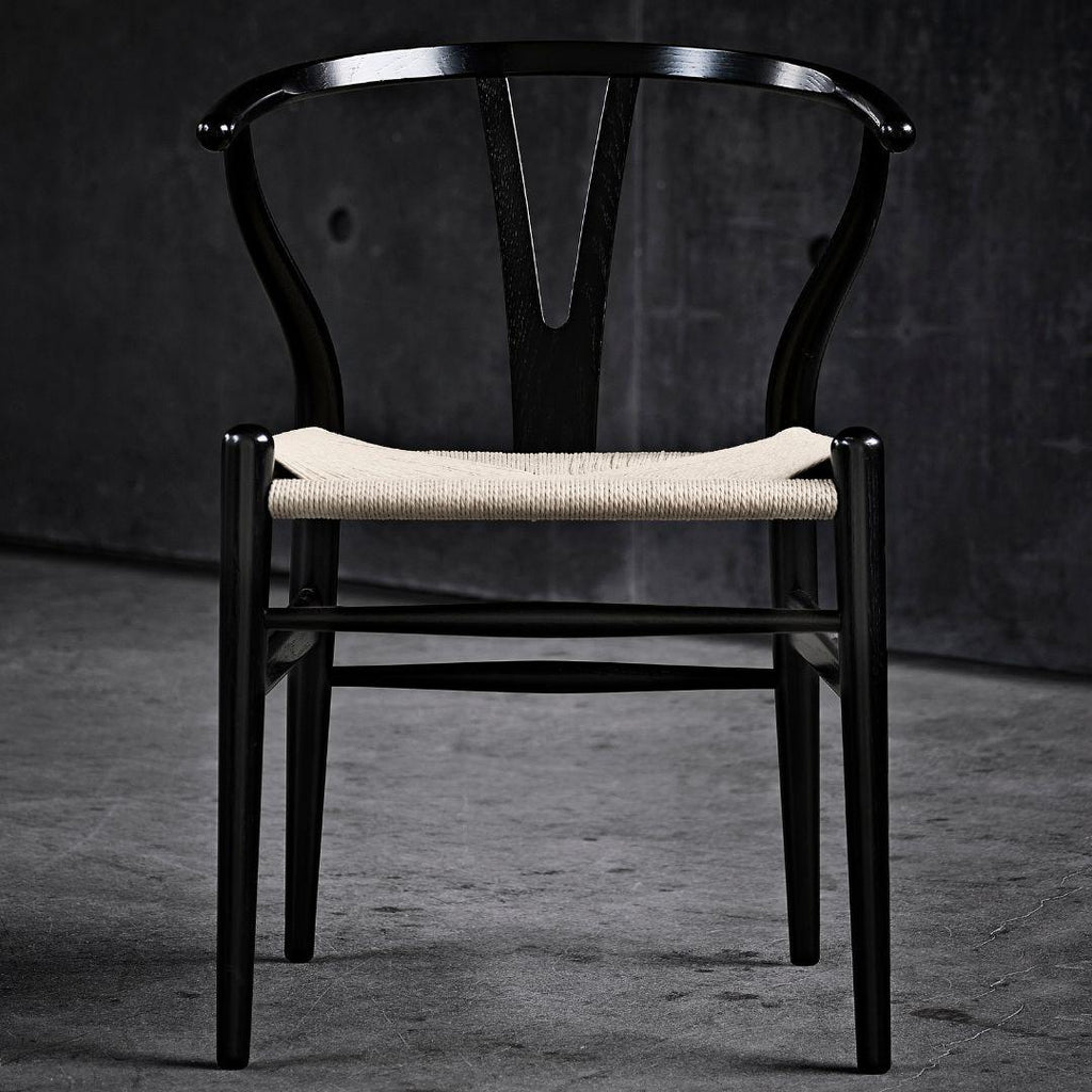 https://a.1stdibscdn.com/hans-j-wegner-ch24-wishbone-chair-in-oak-black-paint-for-carl-hansen-son-for-sale-picture-3/f_14472/f_317020921670875087669/5_master.jpg
