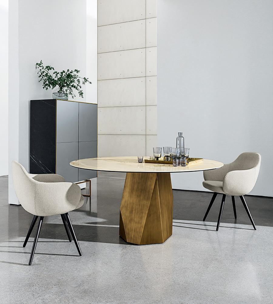 https://a.1stdibscdn.com/menhir-dining-table-with-round-grey-onyx-ceramic-top-on-brass-base-for-sale-picture-5/f_49571/f_226605221614101470907/5cb1805c15e71201904130623247_master.jpg