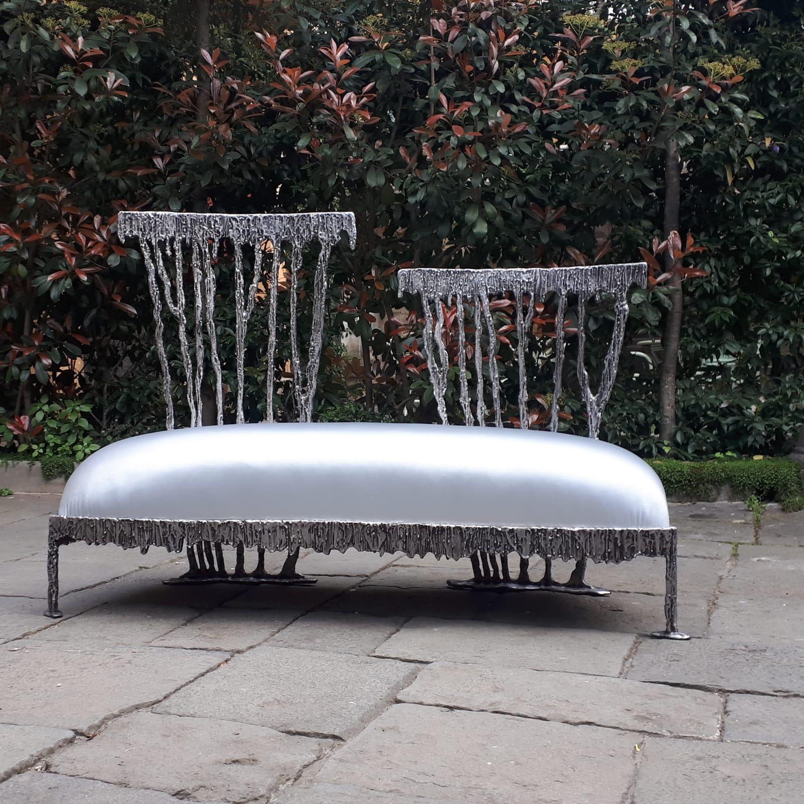 https://a.1stdibscdn.com/italian-modern-annibale-oste-for-dilmos-two-seat-sofa-cast-aluminium-fabric-for-sale-picture-6/f_55232/f_224002121612439032549/5f9cdba6_1963_4c7c_ac24_19b579ed9eae_master.jpg