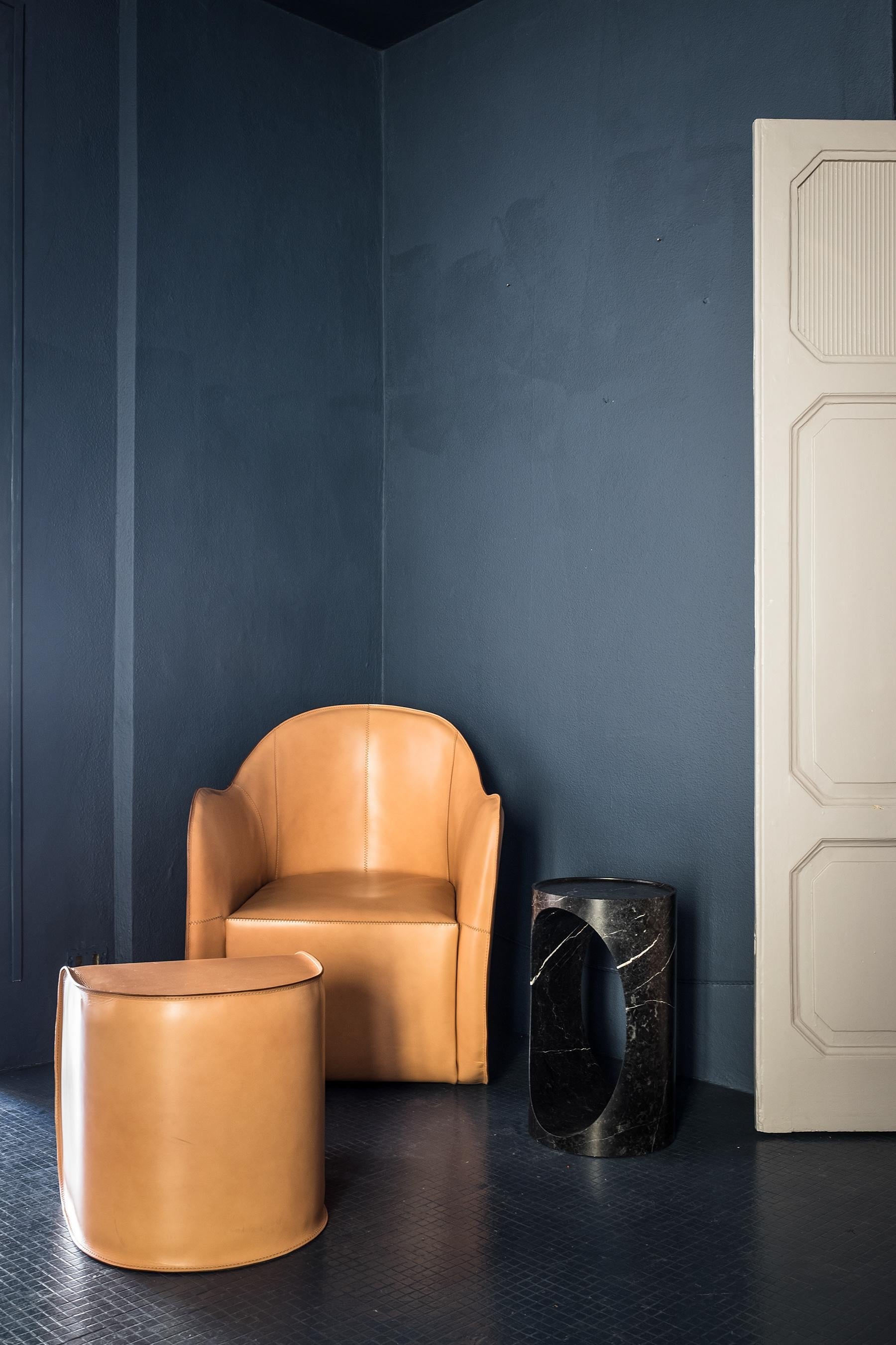 https://a.1stdibscdn.com/21st-century-modern-ultralight-armchair-and-pouf-set-in-hide-leather-for-sale-picture-9/f_48381/f_161783121740494373341/60641192_7675_4d69_a882_9b507f4c0e9a_rw_1920_master.jpg