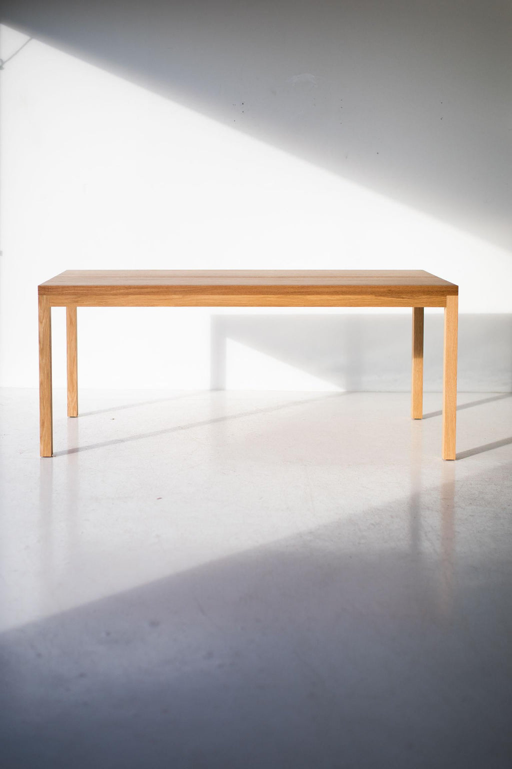 https://a.1stdibscdn.com/bertu-dining-tables-modern-quick-ship-dining-table-split-panel-for-sale-picture-4/f_9720/f_394503921714998839242/61012425_quick_ship_dining_table_50967662_master.jpg