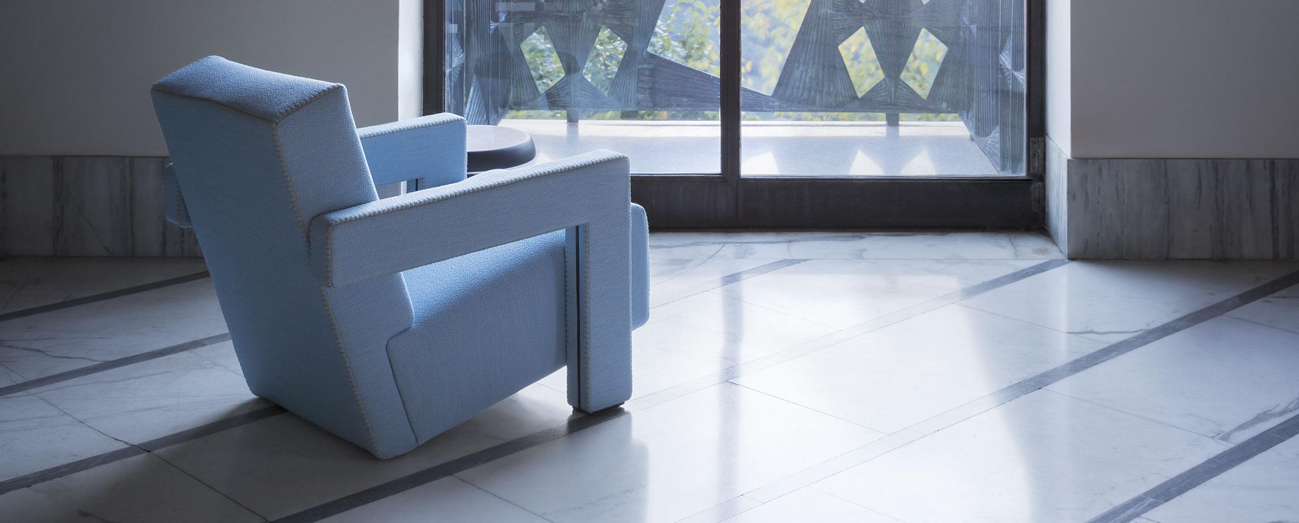 https://a.1stdibscdn.com/gerrit-thomas-rietveld-utrech-armchair-by-cassina-for-sale-picture-9/f_14272/f_277766321647255613699/637_utrecht_armchair_1_master.jpg