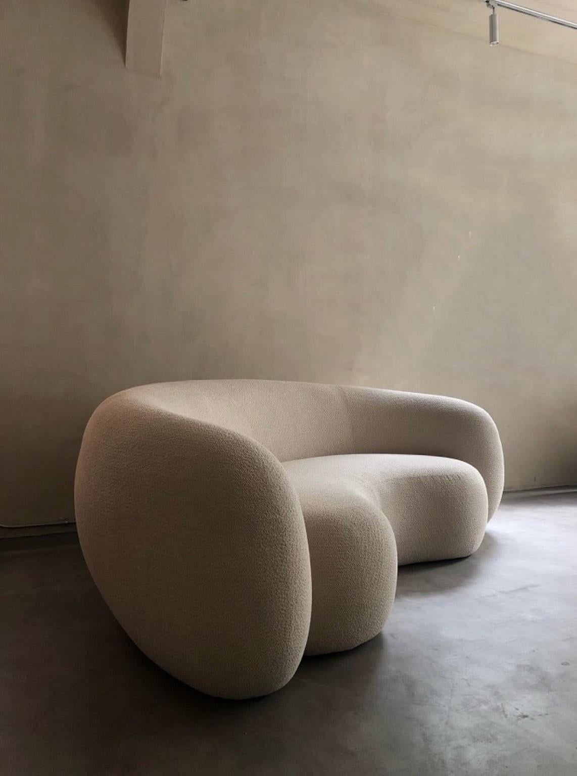 https://a.1stdibscdn.com/circular-sofa-by-karstudio-for-sale-picture-5/f_12192/f_327068121676044269321/65464654_Personalizado__master.jpg