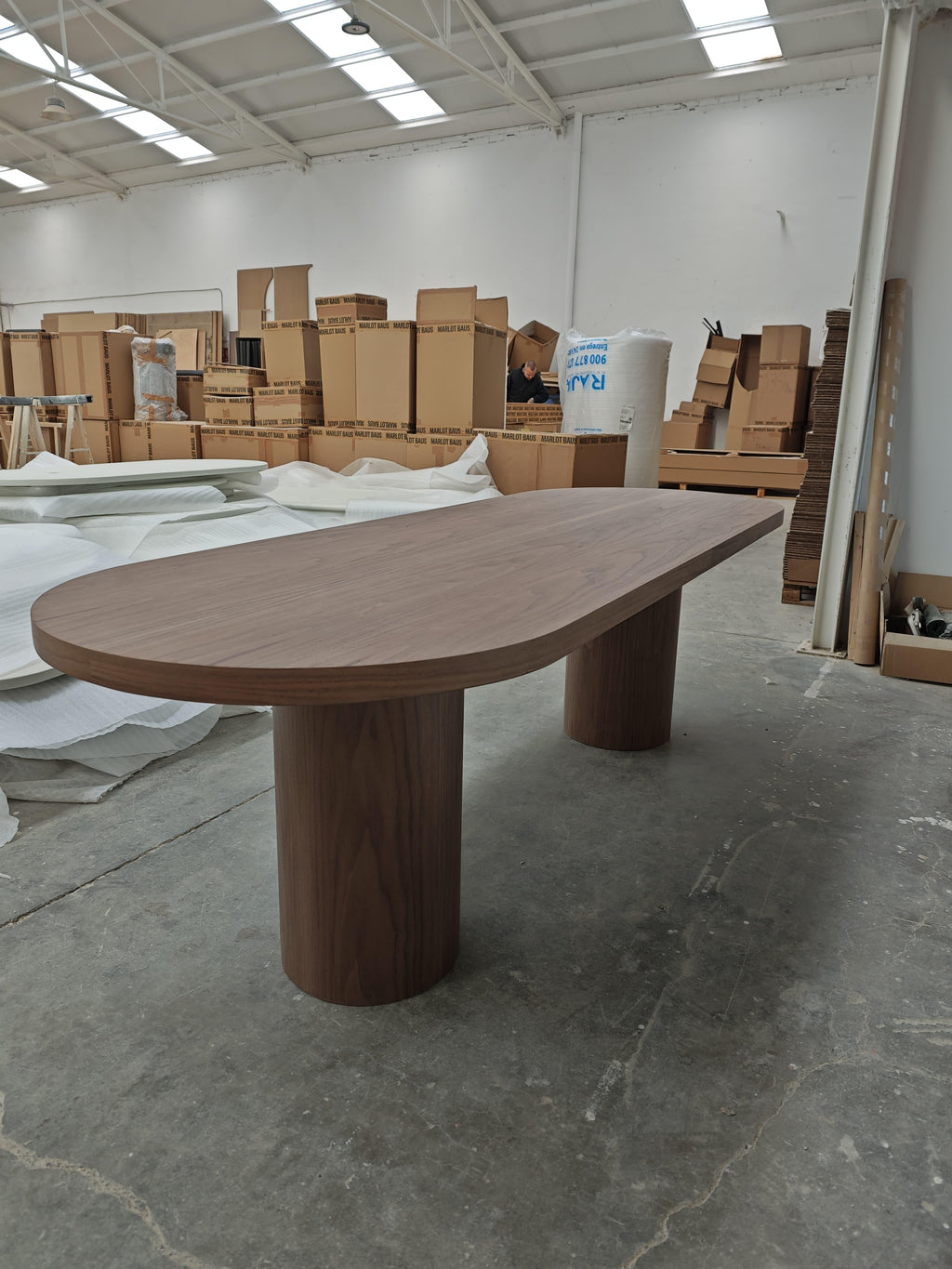 https://a.1stdibscdn.com/paloma-wood-veneer-dining-table-by-marlot-baus-for-sale-picture-6/f_106442/f_474216021762518884119/65ef4d3f_7943_454b_959f_b873ee49d2172_master.jpg