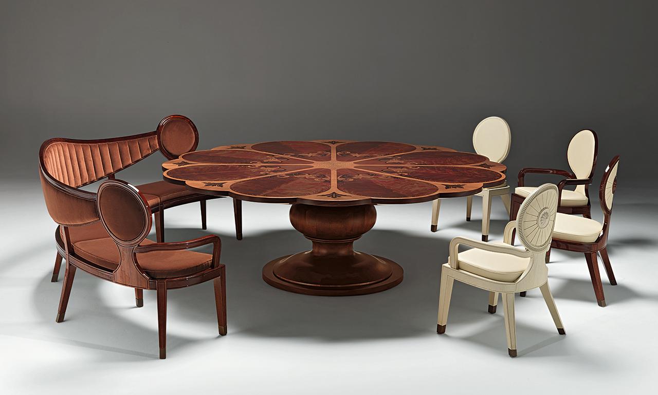 https://a.1stdibscdn.com/english-rose-dining-table-in-solid-mahogany-wood-with-inlayed-top-and-brass-for-sale-picture-4/f_46131/f_245197521626276808341/6900_English_Rose_6901_Circle_Bow_6906_6907_Moon_and_Sun_copia_master.jpg