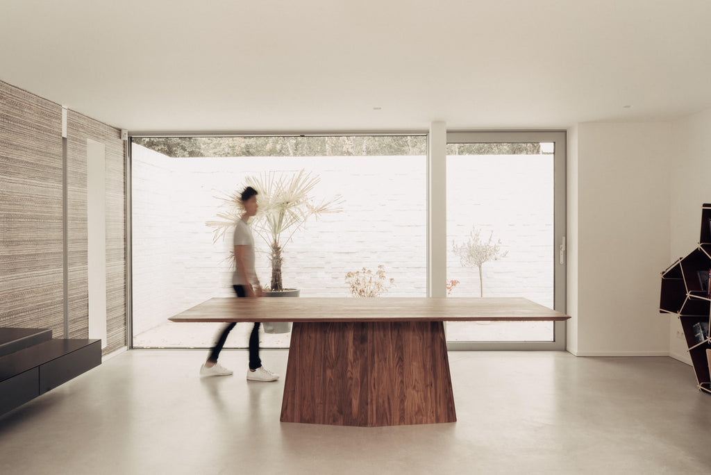 https://a.1stdibscdn.com/kluskens-adam-dining-table-for-sale-picture-4/f_60392/f_267514621641199041334/6E7F7FCE_0C59_4865_8ED2_3BF6ED726C86_master.jpeg