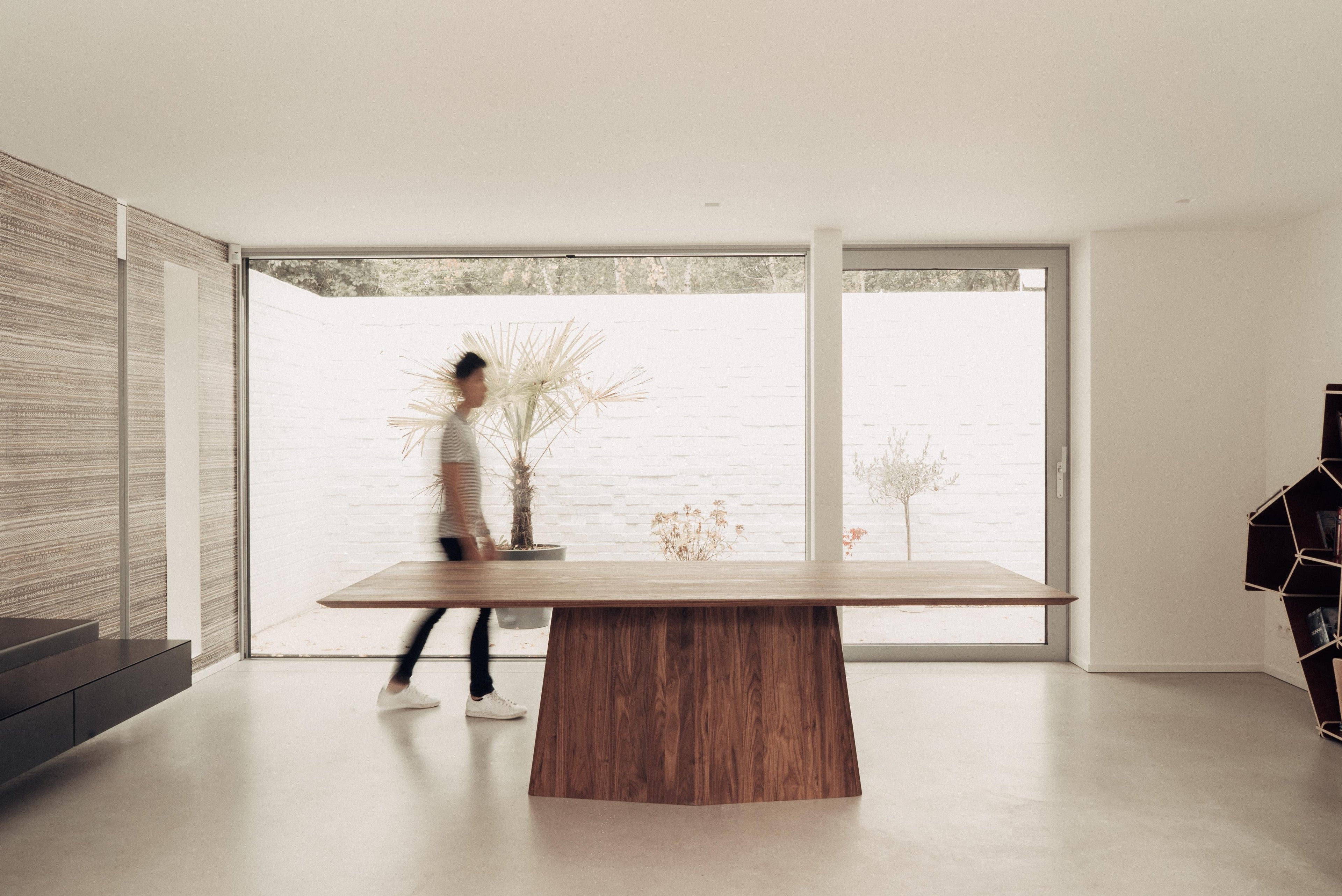 https://a.1stdibscdn.com/kluskens-adam-dining-table-for-sale-picture-4/f_60392/f_267514621641199041334/6E7F7FCE_0C59_4865_8ED2_3BF6ED726C86_master.jpeg