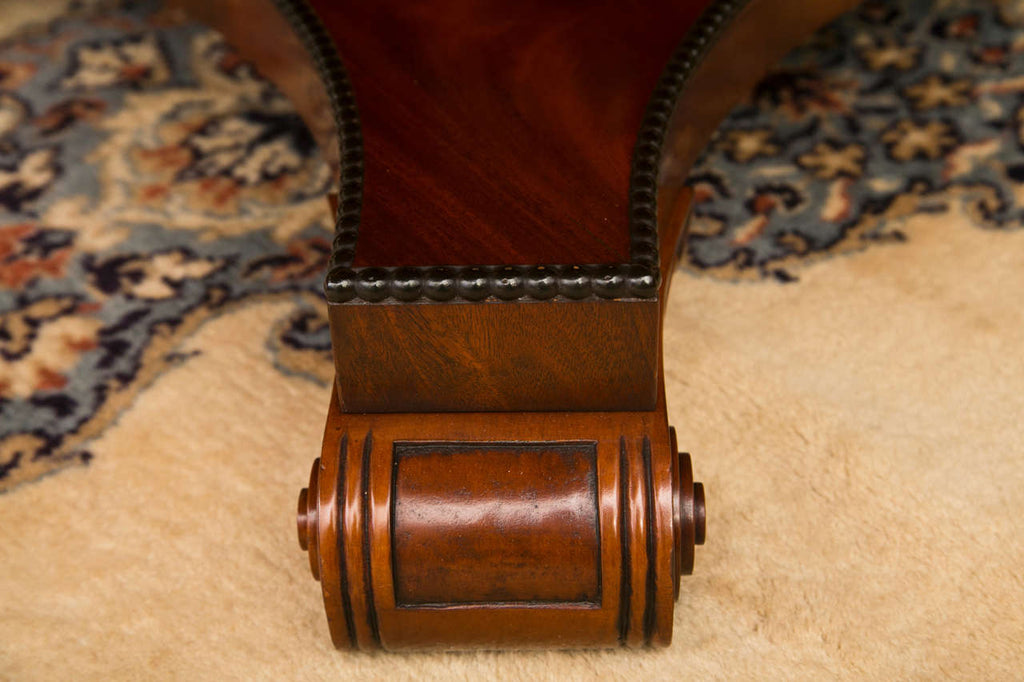https://a.1stdibscdn.com/archivesE/1stdibs/090413/MillHouseAntiquesCT_DM//8/6K1A3823.jpg