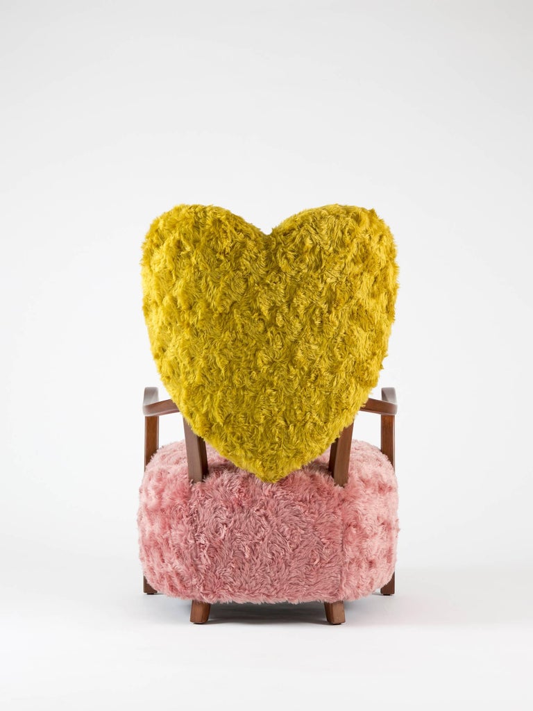 https://a.1stdibscdn.com/contemporary-uni-armchair-with-heart-shaped-back-and-pink-and-yellow-mohair-for-sale-picture-4/f_36601/f_106833311525448807962/6Q8A8671_master.jpg?width=768