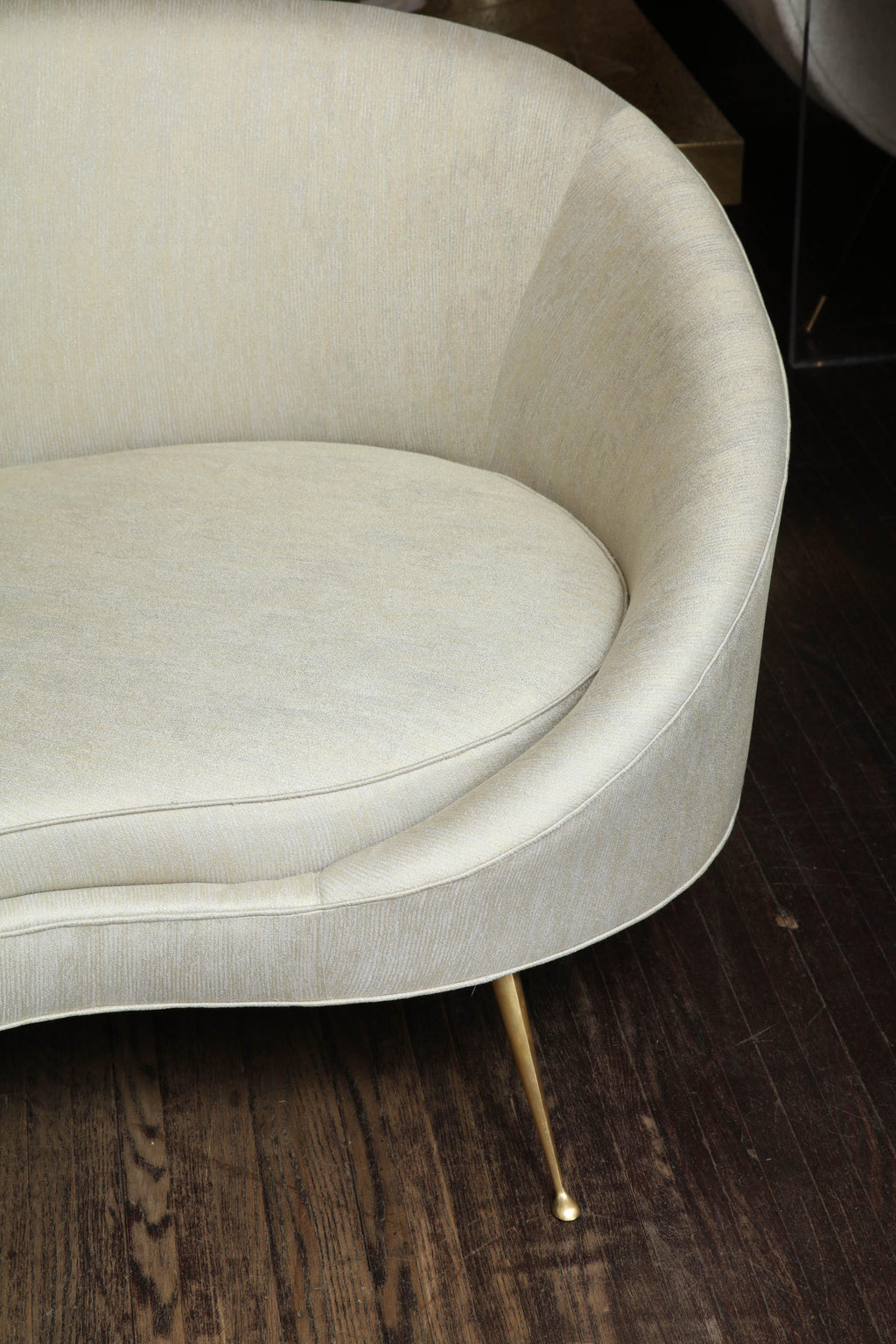 https://a.1stdibscdn.com/elegant-curved-sofa-in-custom-upholstery-with-brass-legs-for-sale-picture-6/0/f_118762311535473028242/6R1A3696_master.jpg