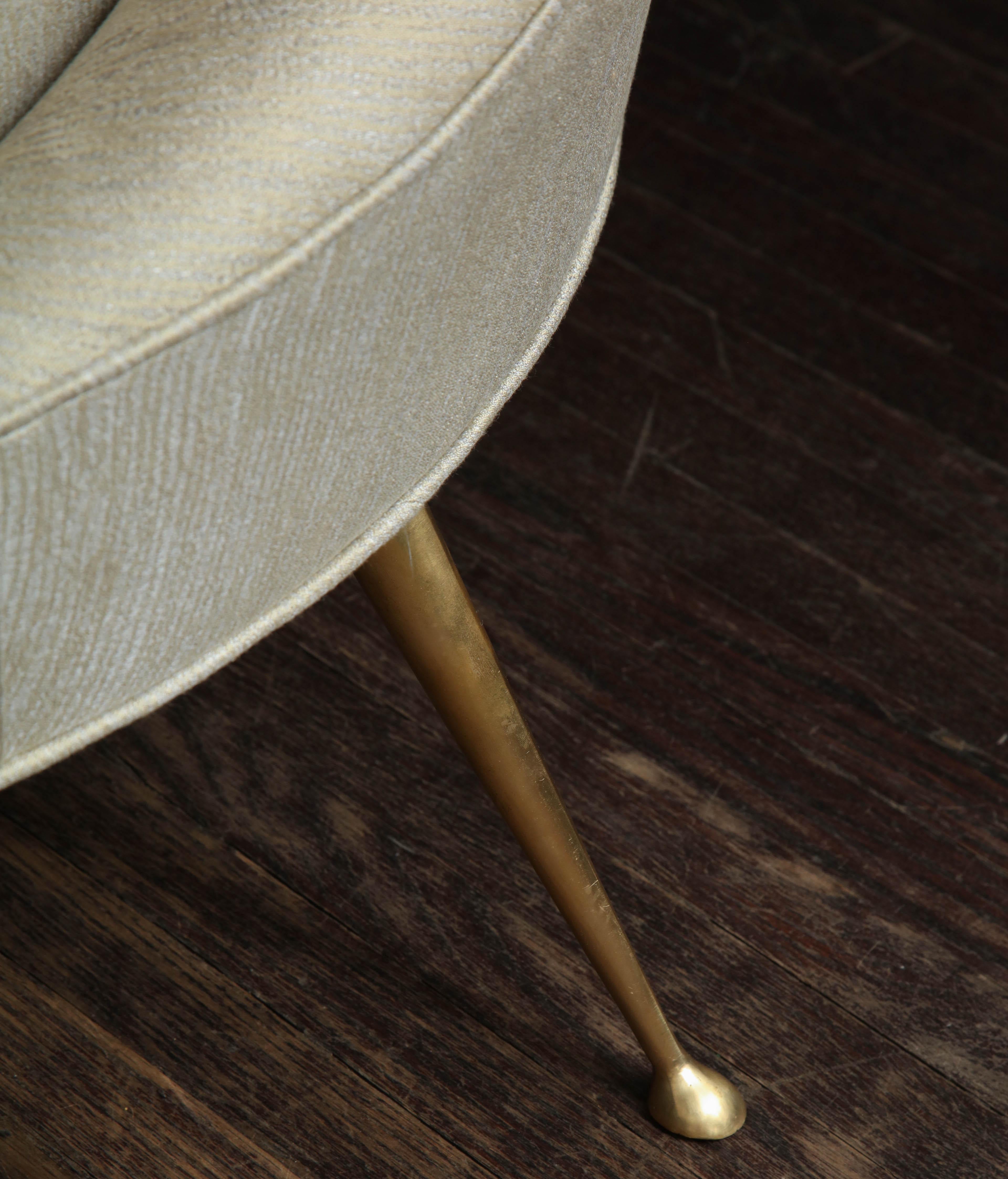 https://a.1stdibscdn.com/elegant-curved-sofa-in-custom-upholstery-with-brass-legs-for-sale-picture-8/0/f_118762311535473033775/6R1A3699_master.jpg