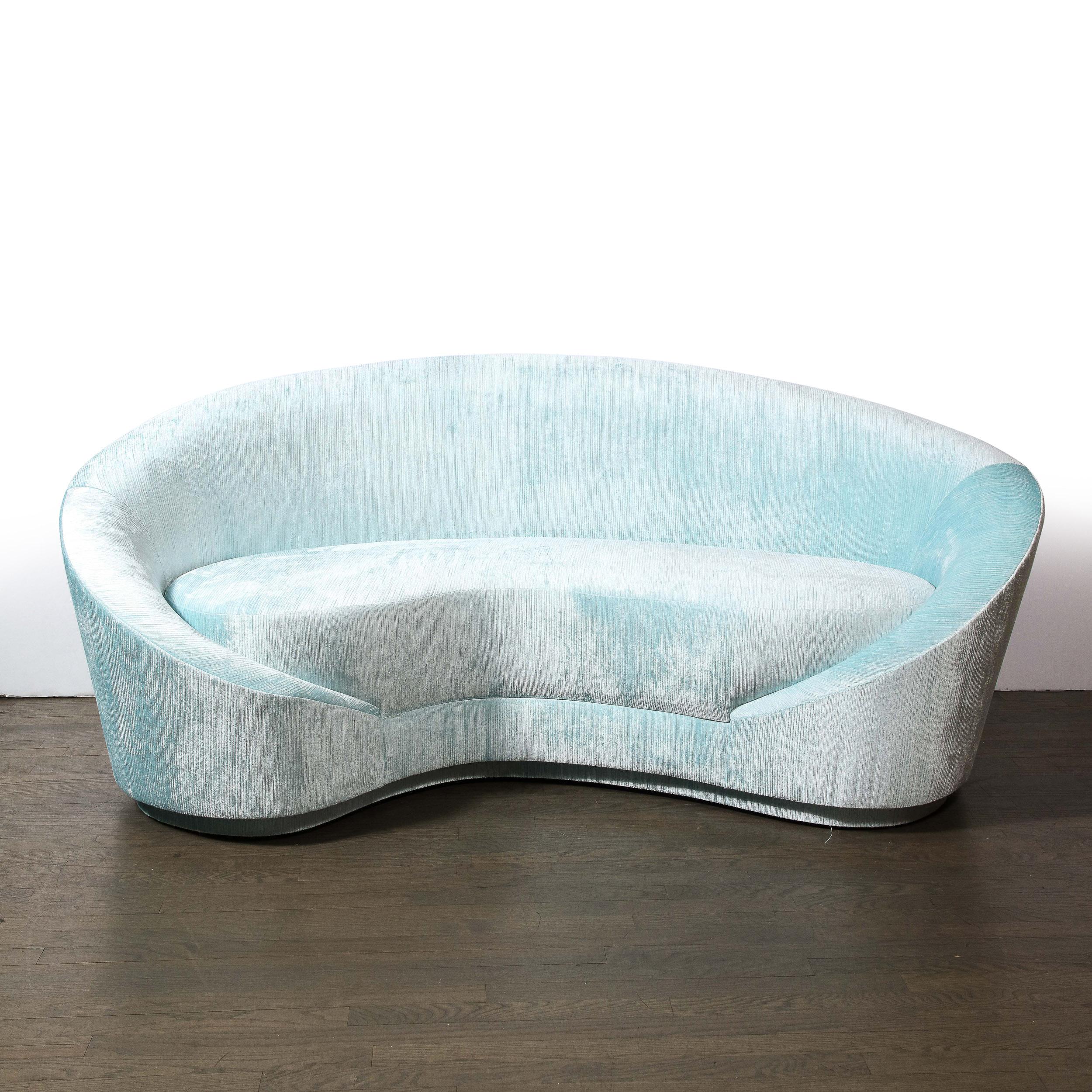 https://a.1stdibscdn.com/1940s-style-modernist-custom-sweeping-curved-sofa-in-aquamarine-velvet-for-sale-picture-2/f_7934/f_345446821685555438097/6R1A7461_master.jpg