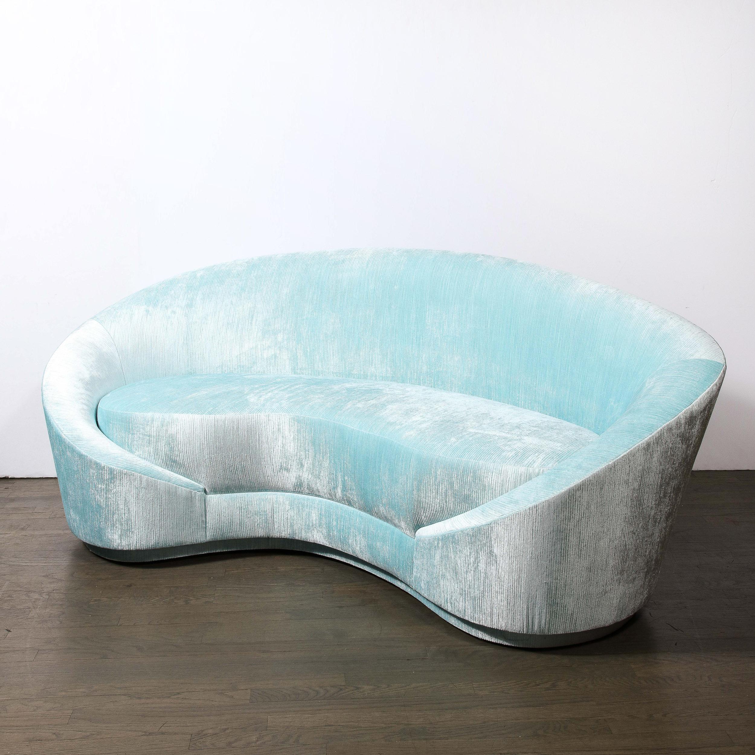 https://a.1stdibscdn.com/1940s-style-modernist-custom-sweeping-curved-sofa-in-aquamarine-velvet-for-sale-picture-4/f_7934/f_345446821685555438154/6R1A7466_master.jpg