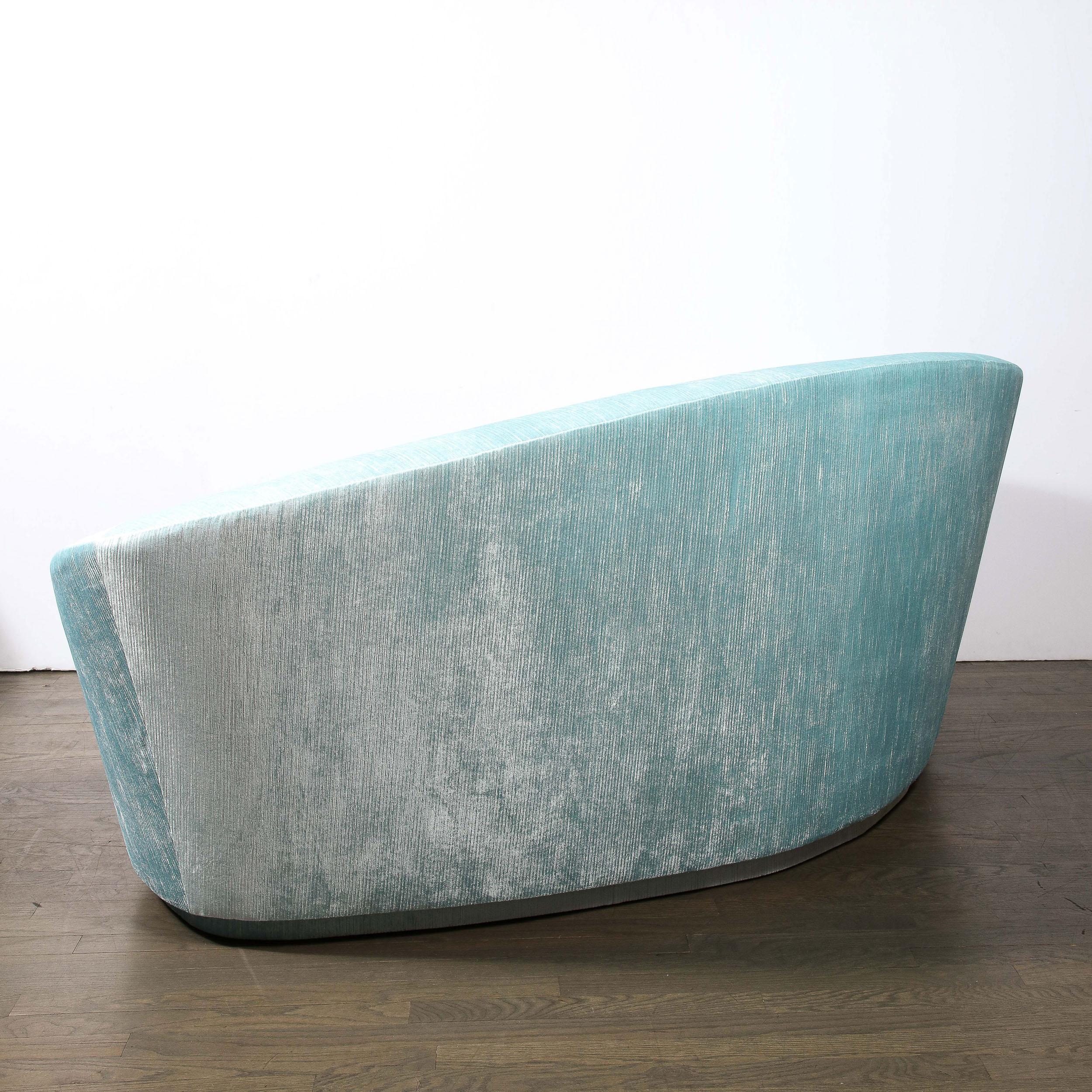 https://a.1stdibscdn.com/1940s-style-modernist-custom-sweeping-curved-sofa-in-aquamarine-velvet-for-sale-picture-8/f_7934/f_345446821685555440051/6R1A7473_master.jpg