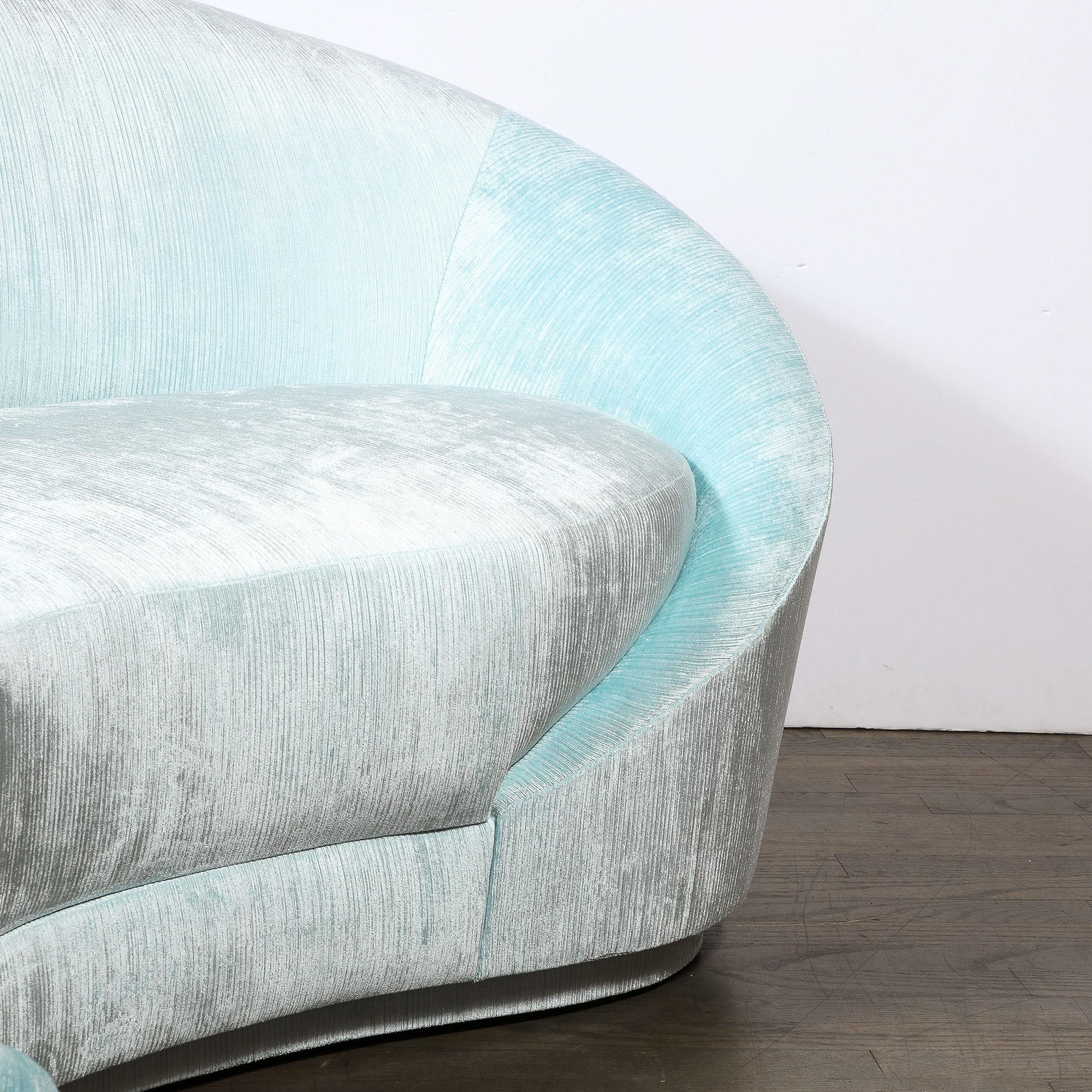 https://a.1stdibscdn.com/1940s-style-modernist-custom-sweeping-curved-sofa-in-aquamarine-velvet-for-sale-picture-12/f_7934/f_345446821685555440060/6R1A7485_master.jpg