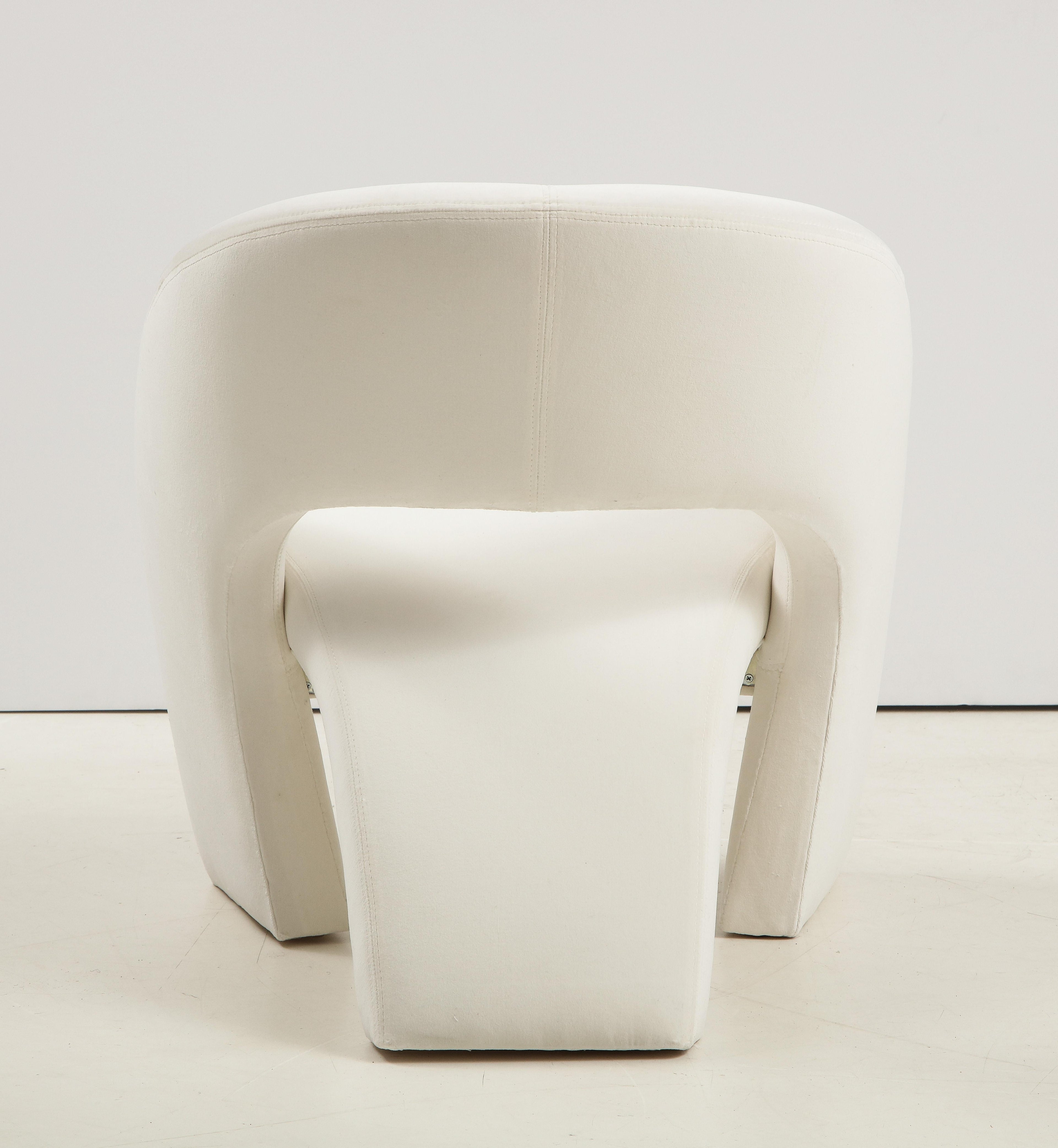 https://a.1stdibscdn.com/lunasedia-modernist-sculpted-armchair-for-sale-picture-6/f_14332/1617821102308/6R1A9122_master.jpg