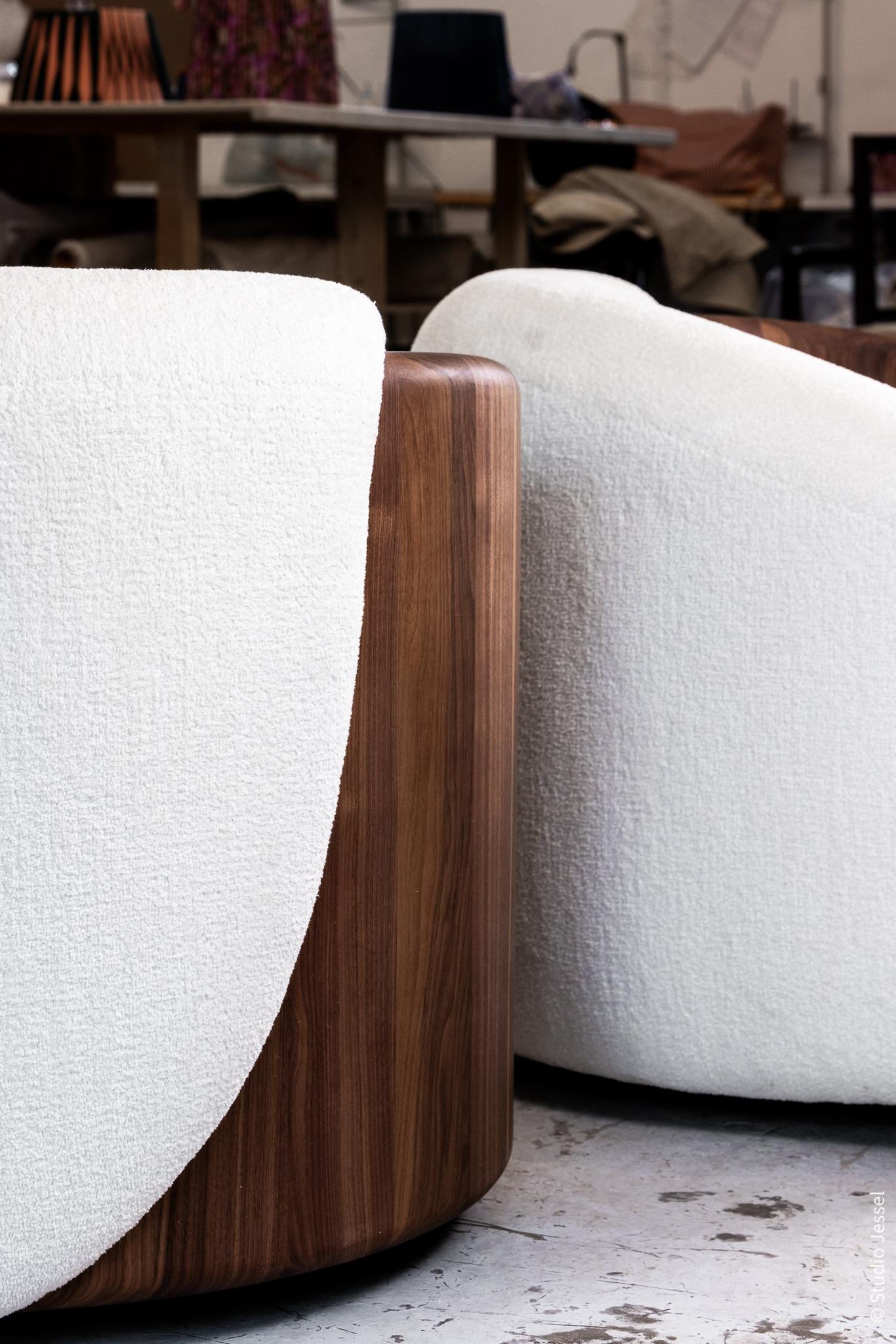 https://a.1stdibscdn.com/bruder-snow-armchair-by-guillaume-chevalier-for-sale-picture-5/f_12192/f_423599521731949546008/6_Ecume_armchair_Guillaume_Chevalier_HD__master.jpg