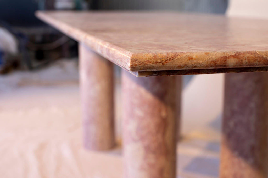 https://a.1stdibscdn.com/large-bellini-style-rectangle-dining-table-in-coral-portuguese-travertine-for-sale-picture-6/f_80522/f_324216321727017300122/6_Table_Top_Edge_Detail_master.jpg