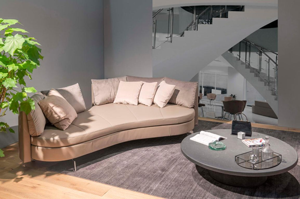 https://a.1stdibscdn.com/de-sede-ds-167-sofa-with-movable-backrest-in-black-upholstery-by-hugo-de-ruiter-for-sale-picture-6/22569652/f_324070621674643956332/6_master.jpg