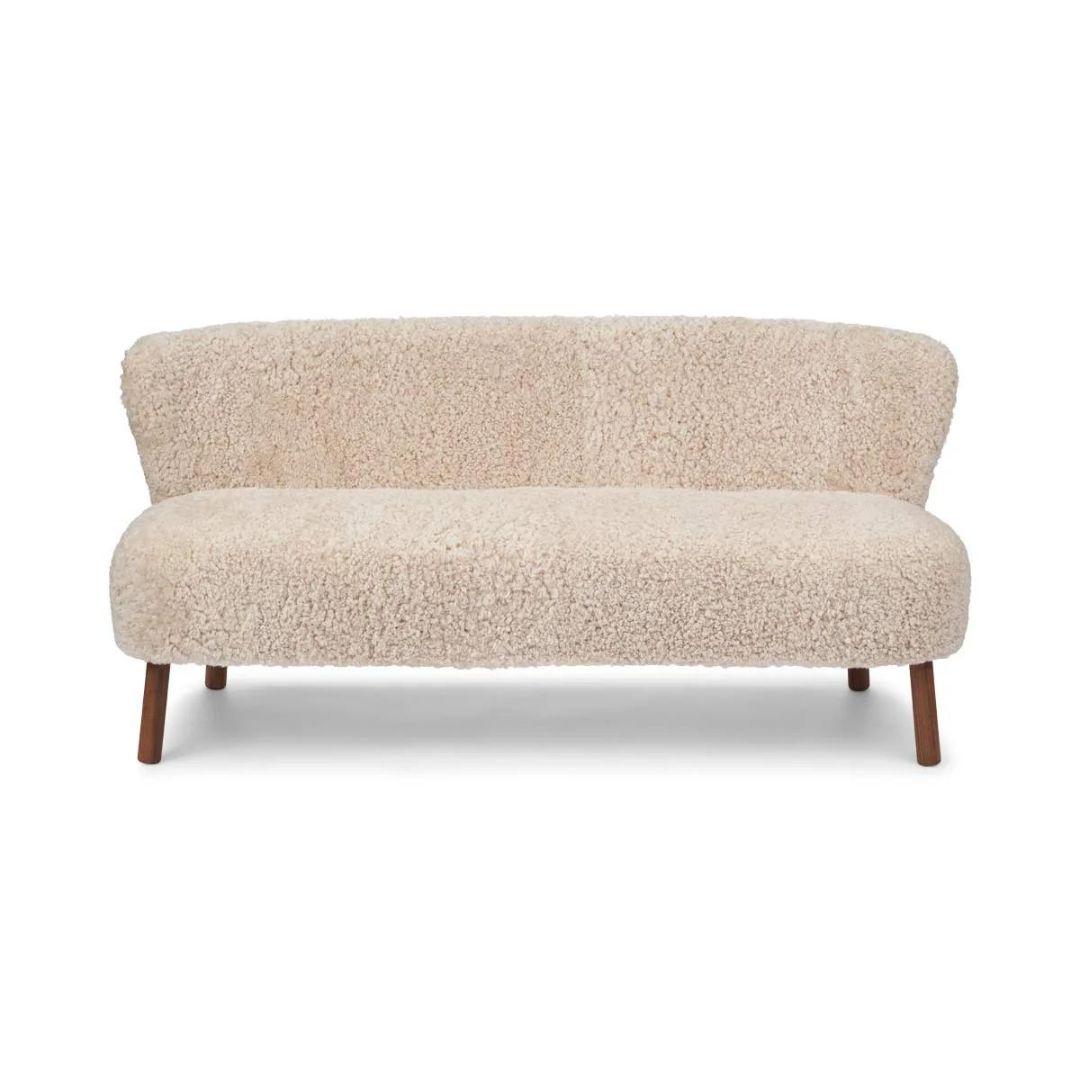 https://a.1stdibscdn.com/shearling-sheepskin-sofa-made-in-denmark-for-sale-picture-2/f_98092/f_404103621719770005188/6_master.jpg