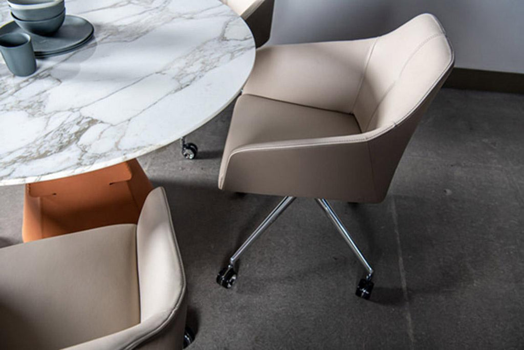 https://a.1stdibscdn.com/de-sede-ds-279-office-chair-with-castors-in-perla-upholstery-by-christian-werner-for-sale-picture-6/22569652/f_324058721674638924522/6_master.jpg