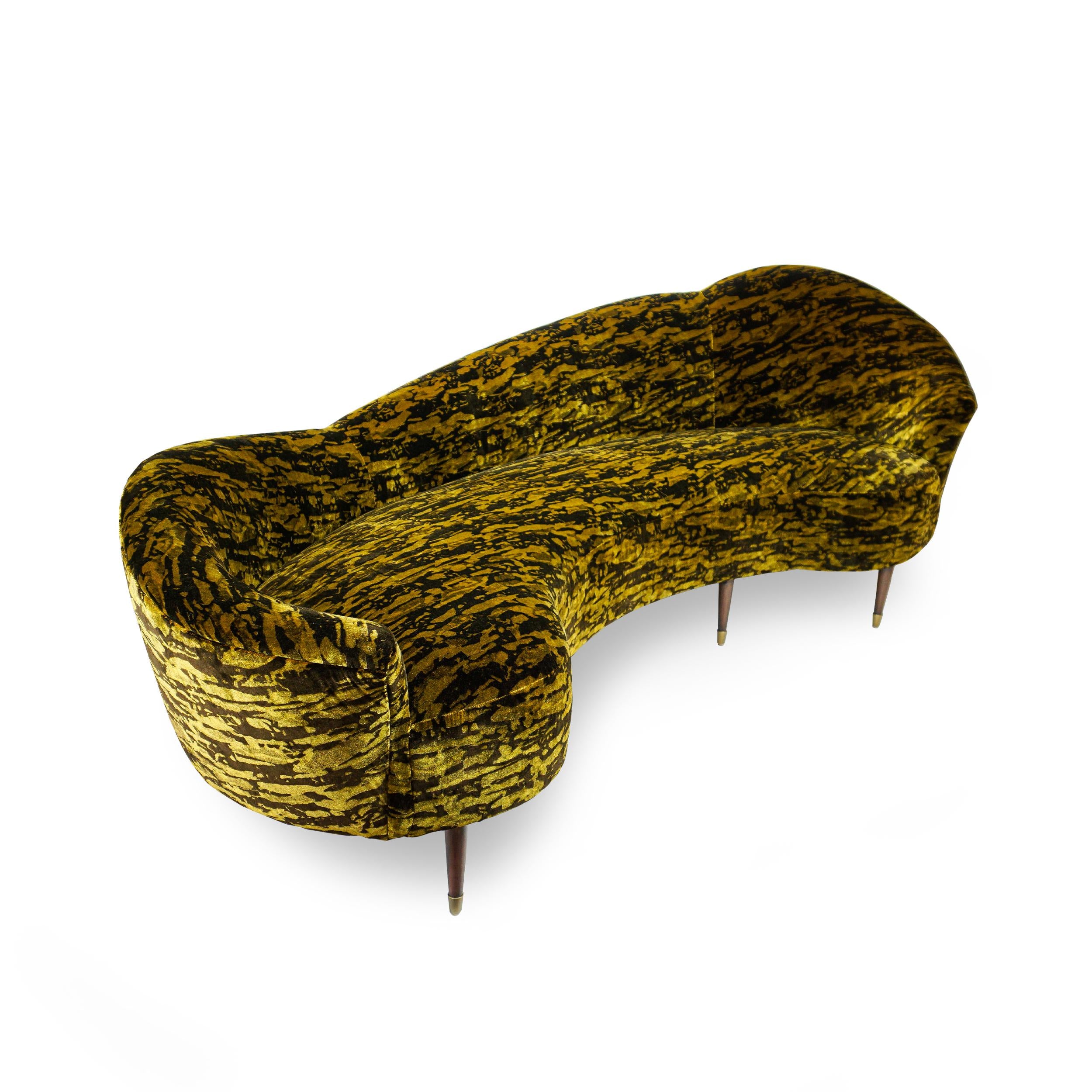 https://a.1stdibscdn.com/gold-and-brown-velvet-sofa-for-sale-picture-6/f_21233/1627054283583/6_master.jpg