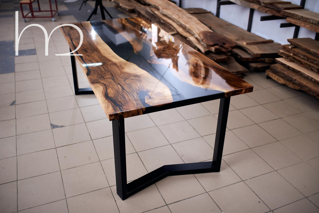 https://a.1stdibscdn.com/sorrow-dining-table-for-sale-picture-3/f_87342/f_344203721684866060191/750_3323_compressed_master.jpg