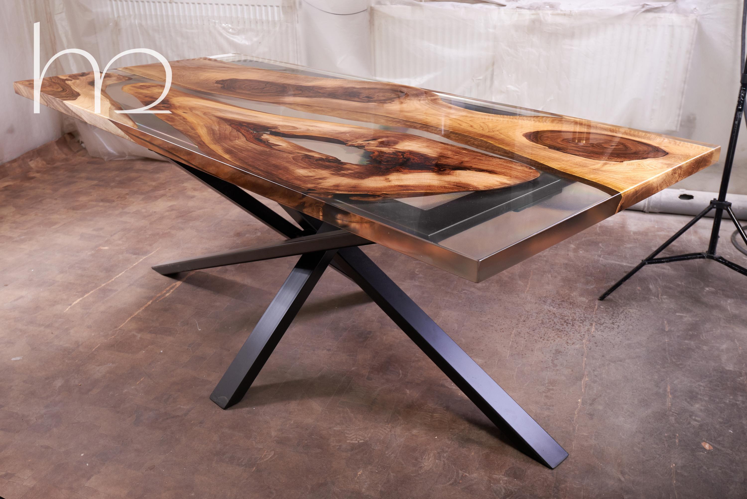 https://a.1stdibscdn.com/the-perfect-walnut-dining-table-for-sale-picture-5/f_87342/f_343830721684659159904/750_7823_compressed_master.jpg
