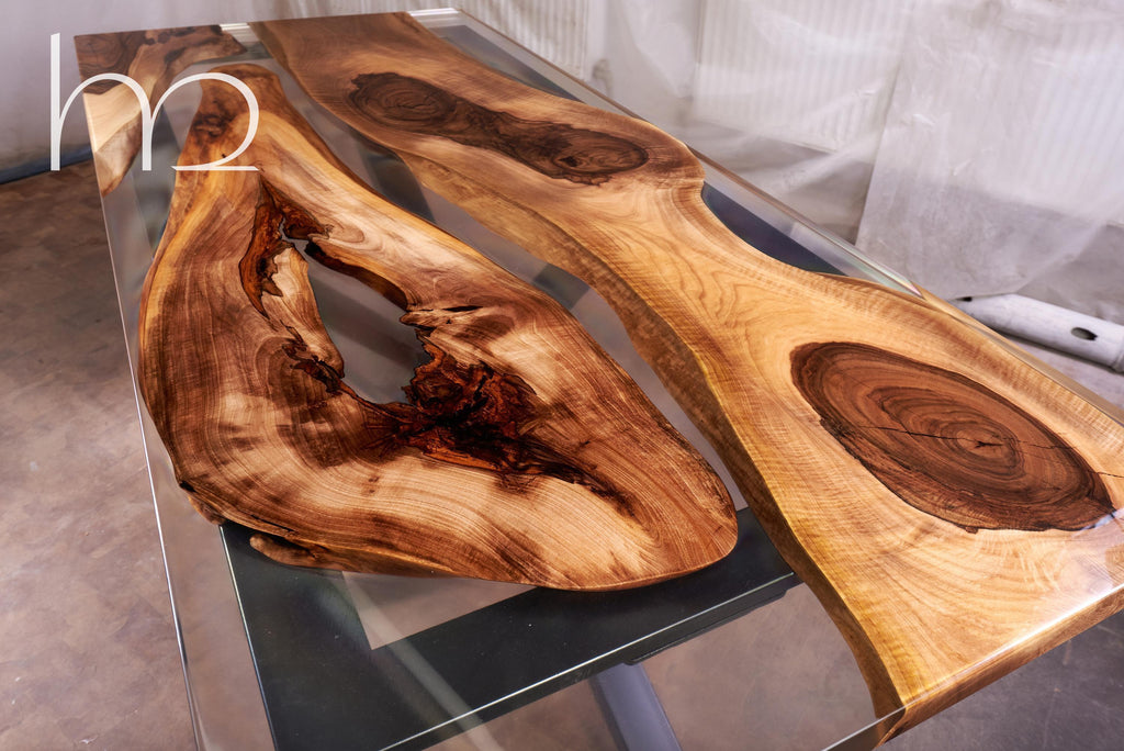 https://a.1stdibscdn.com/the-perfect-walnut-dining-table-for-sale-picture-7/f_87342/f_343830721684659160221/750_7829_compressed_master.jpg