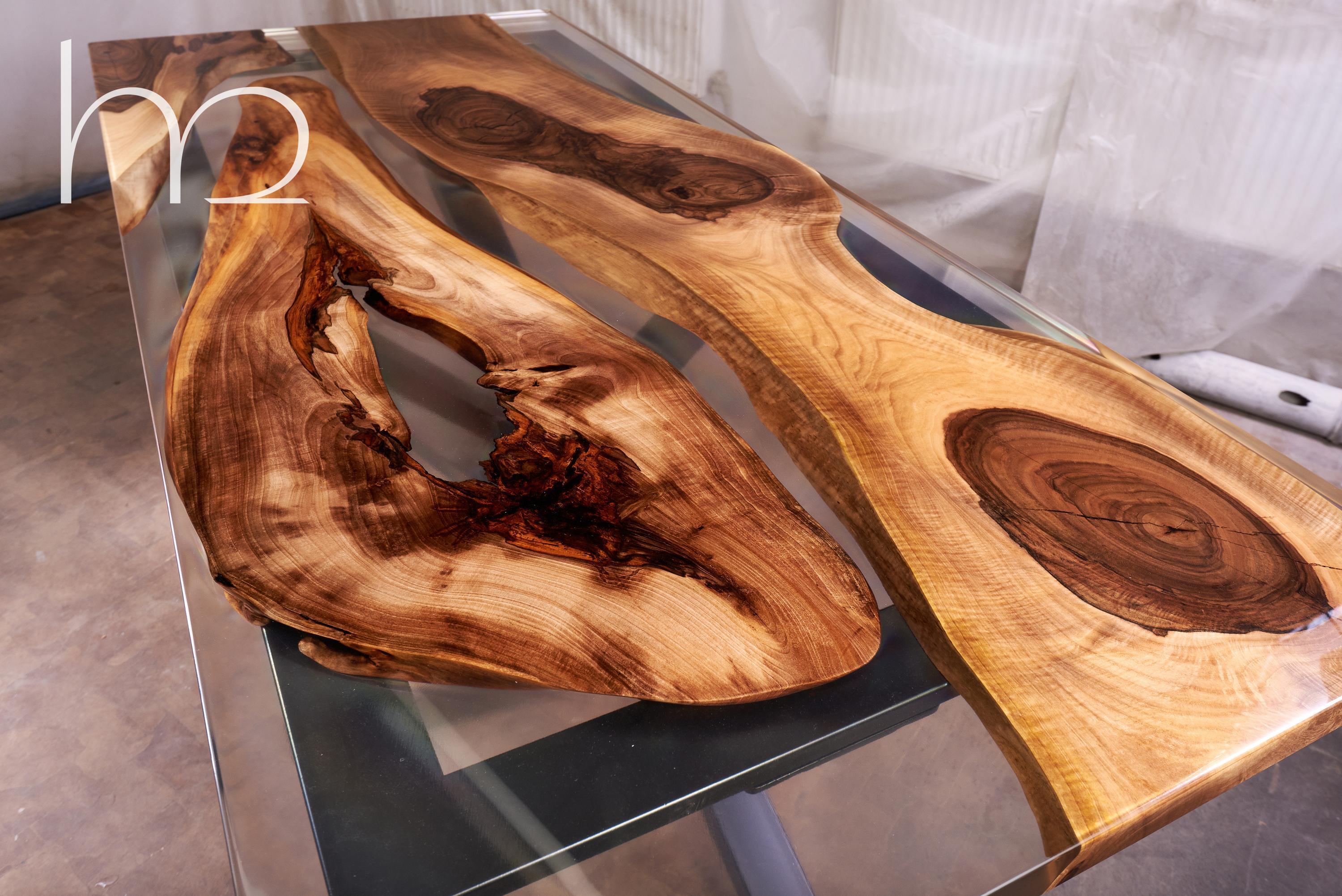 https://a.1stdibscdn.com/the-perfect-walnut-dining-table-for-sale-picture-7/f_87342/f_343830721684659160221/750_7829_compressed_master.jpg
