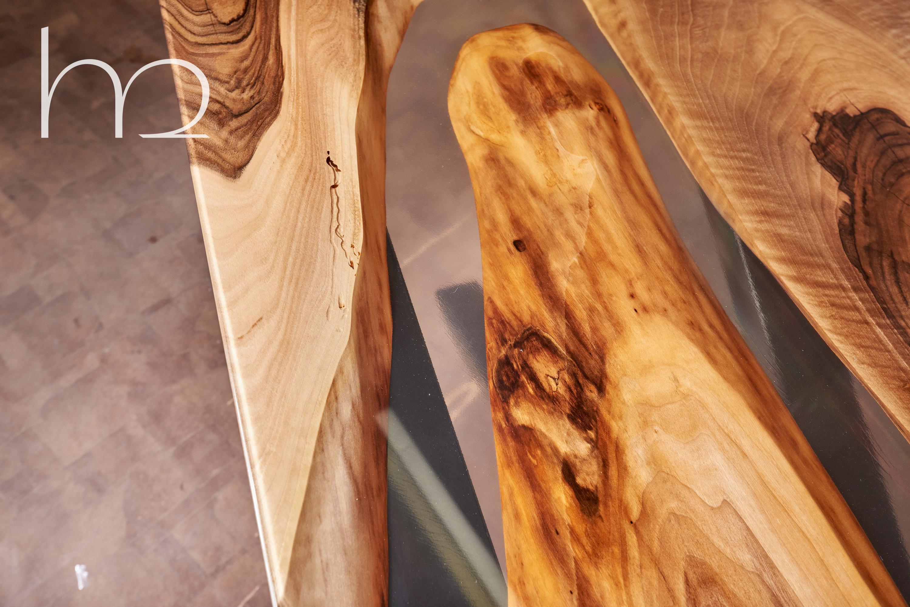 https://a.1stdibscdn.com/the-perfect-walnut-dining-table-for-sale-picture-10/f_87342/f_343830721684659161589/750_7833_compressed_master.jpg
