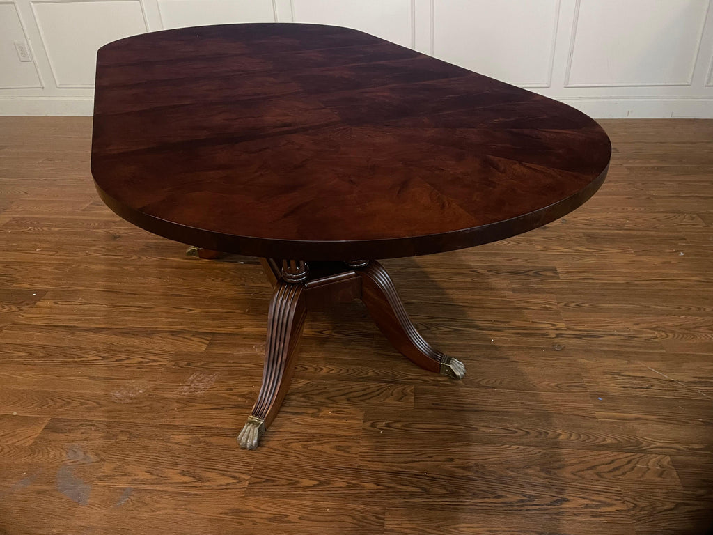 https://a.1stdibscdn.com/petite-narrow-traditional-mahogany-dining-table-for-sale-picture-10/f_44162/f_358370821692830663960/761B9AEC_DA62_4A14_90A8_11F6B974B0E1_master.jpeg