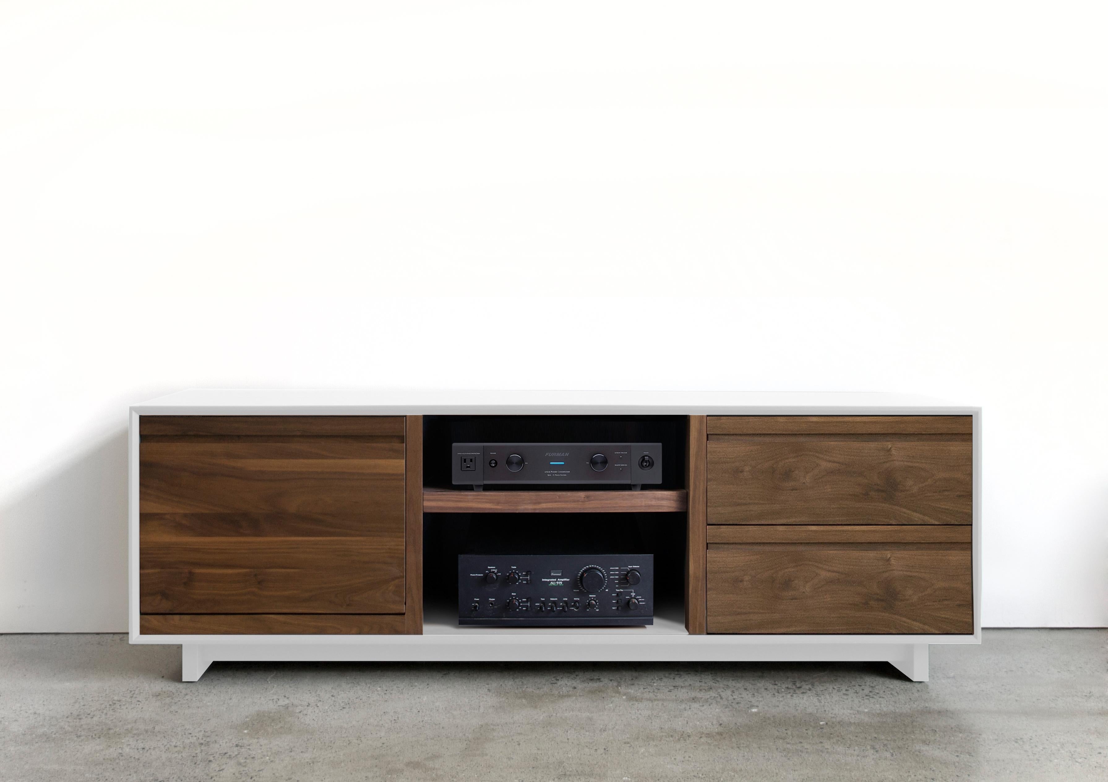 https://a.1stdibscdn.com/modern-lp-media-console-entertainment-cabinet-for-sale-picture-7/f_27523/f_77631831566312121671/76InchWideMediaCabinet255WHWA_master.jpg