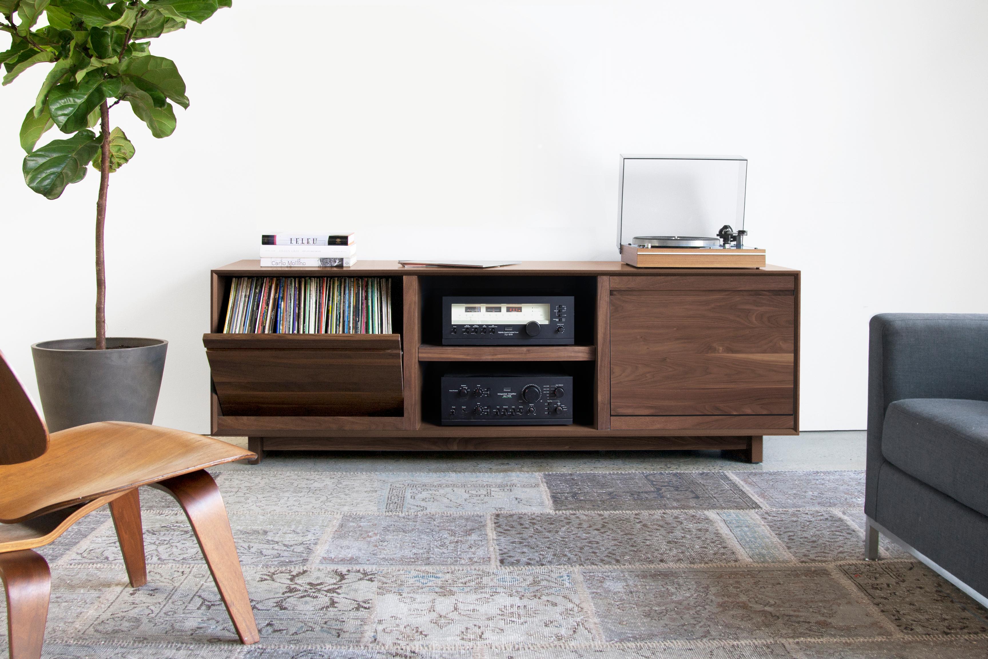 https://a.1stdibscdn.com/modern-aero-walnut-lp-storage-cabinet-for-sale-picture-3/f_27523/f_85003731566312595493/76_Inch_Aero_LPASLP_WAL_master.jpg