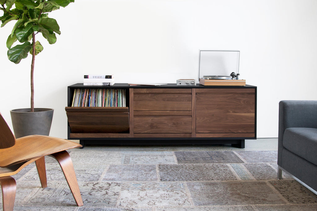 https://a.1stdibscdn.com/modern-lp-media-console-entertainment-cabinet-for-sale-picture-4/f_27523/f_77631831566312022889/76_Inch_Aero_LPDDLP_master.jpg