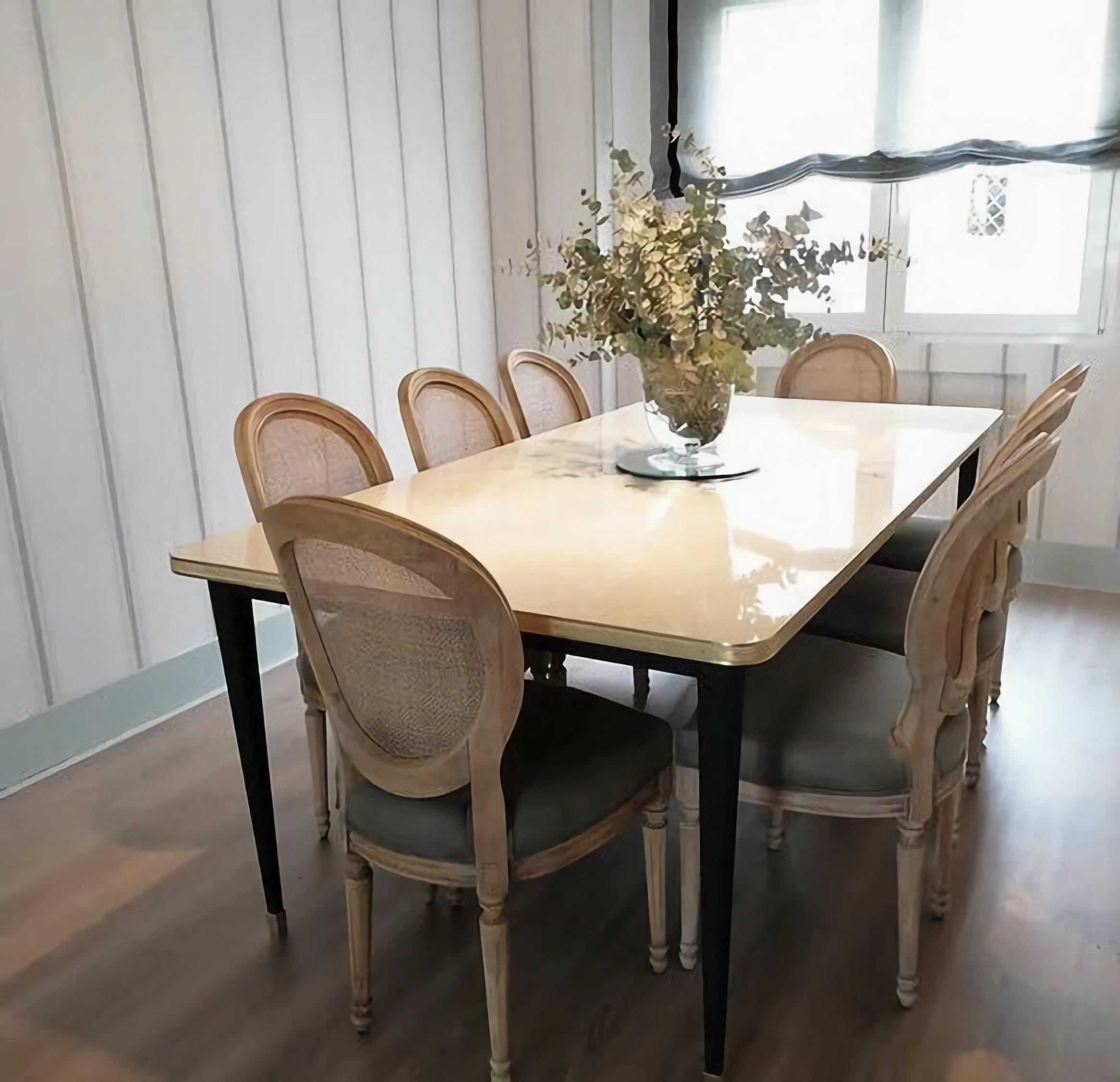 https://a.1stdibscdn.com/rectangular-table-high-gloss-top-brass-framed-black-conic-legs-brass-end-xlarge-for-sale-picture-10/f_40561/f_338247221681550504305/7D7B4D47_F992_4AC2_AC2D_753C4740EE40_BIG_master.jpg