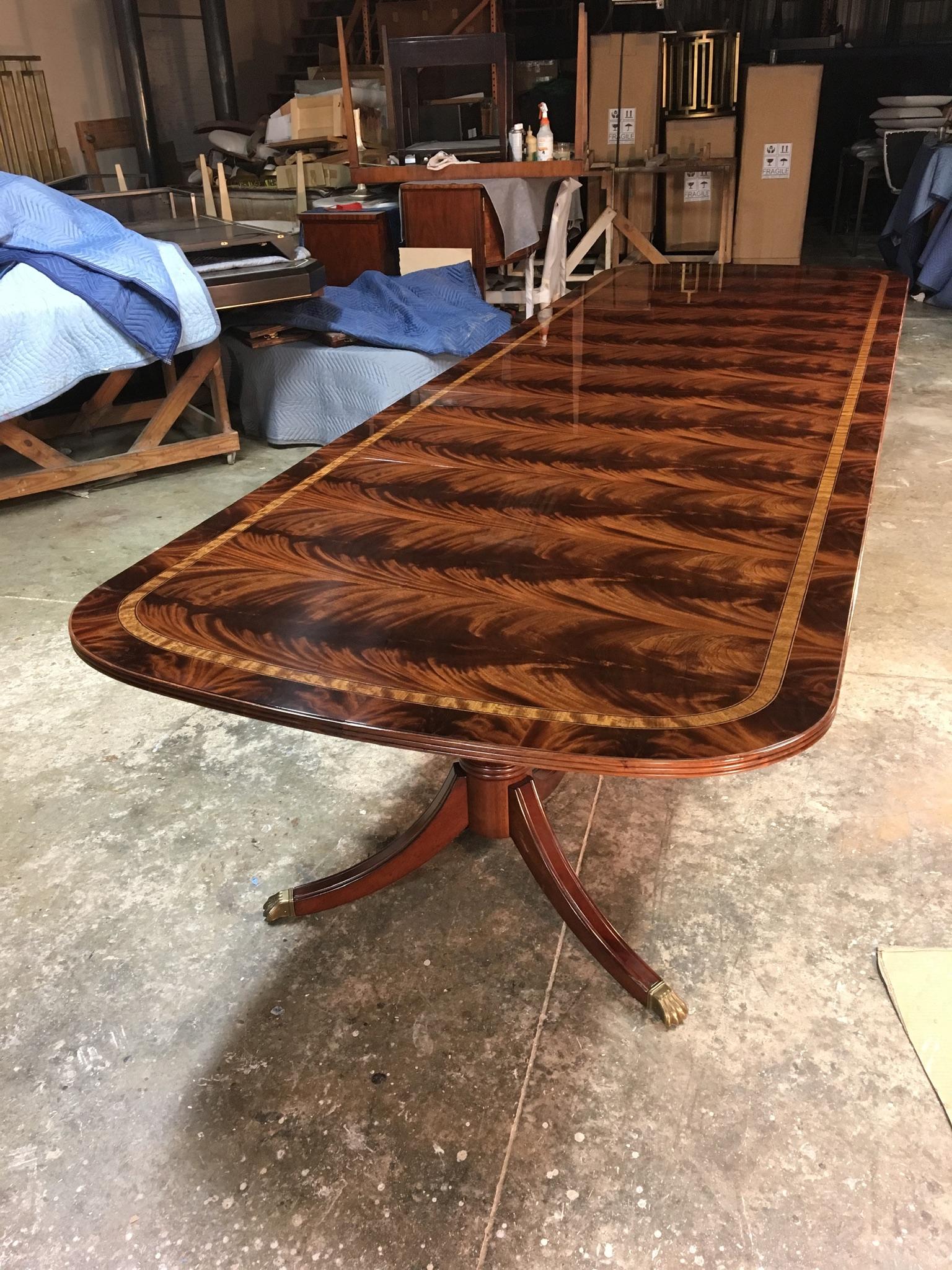 https://a.1stdibscdn.com/traditional-mahogany-georgian-style-banquet-dining-table-by-leighton-hall-for-sale-picture-2/f_44162/f_135445721549657966719/7EFE68B1_B587_4A95_AB7A_48A069BD3852_master.jpeg