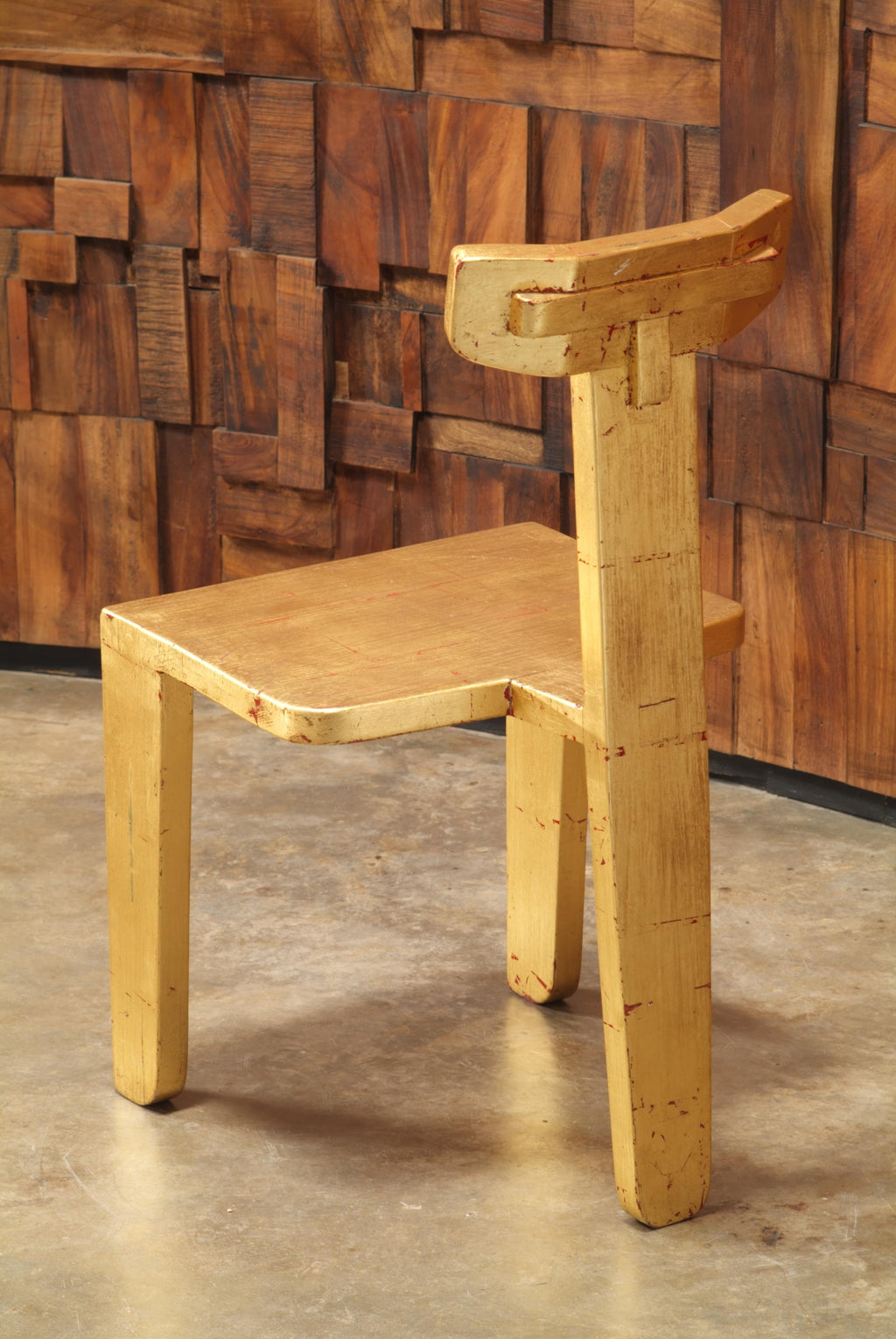 https://a.1stdibscdn.com/laredo-gold-leaf-chair-3-legged-contemporary-design-w-traditional-joinery-for-sale-picture-5/f_26773/f_195411621592531185109/7_2007_058_master.jpg