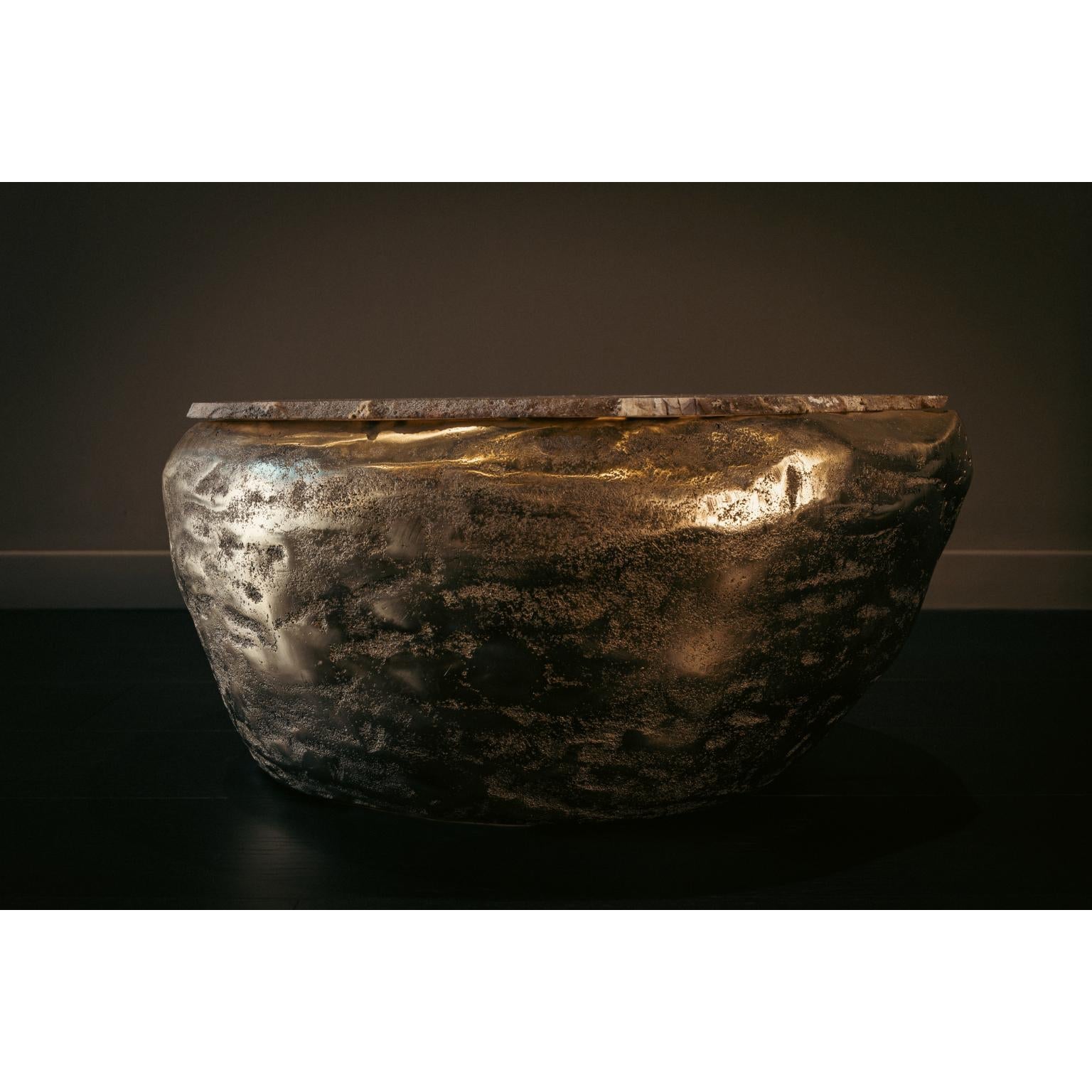 https://a.1stdibscdn.com/ernest-unique-coffee-table-in-agate-gemstone-cast-brass-by-alex-turco-for-sale-picture-8/f_12192/f_489446221771868156930/7_master.jpg